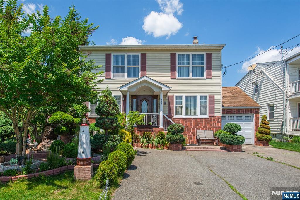 Pompton Lakes, New Jersey, 07442, United States, 3 Bedrooms Bedrooms, ,3 BathroomsBathrooms,Residential,For Sale,1875225