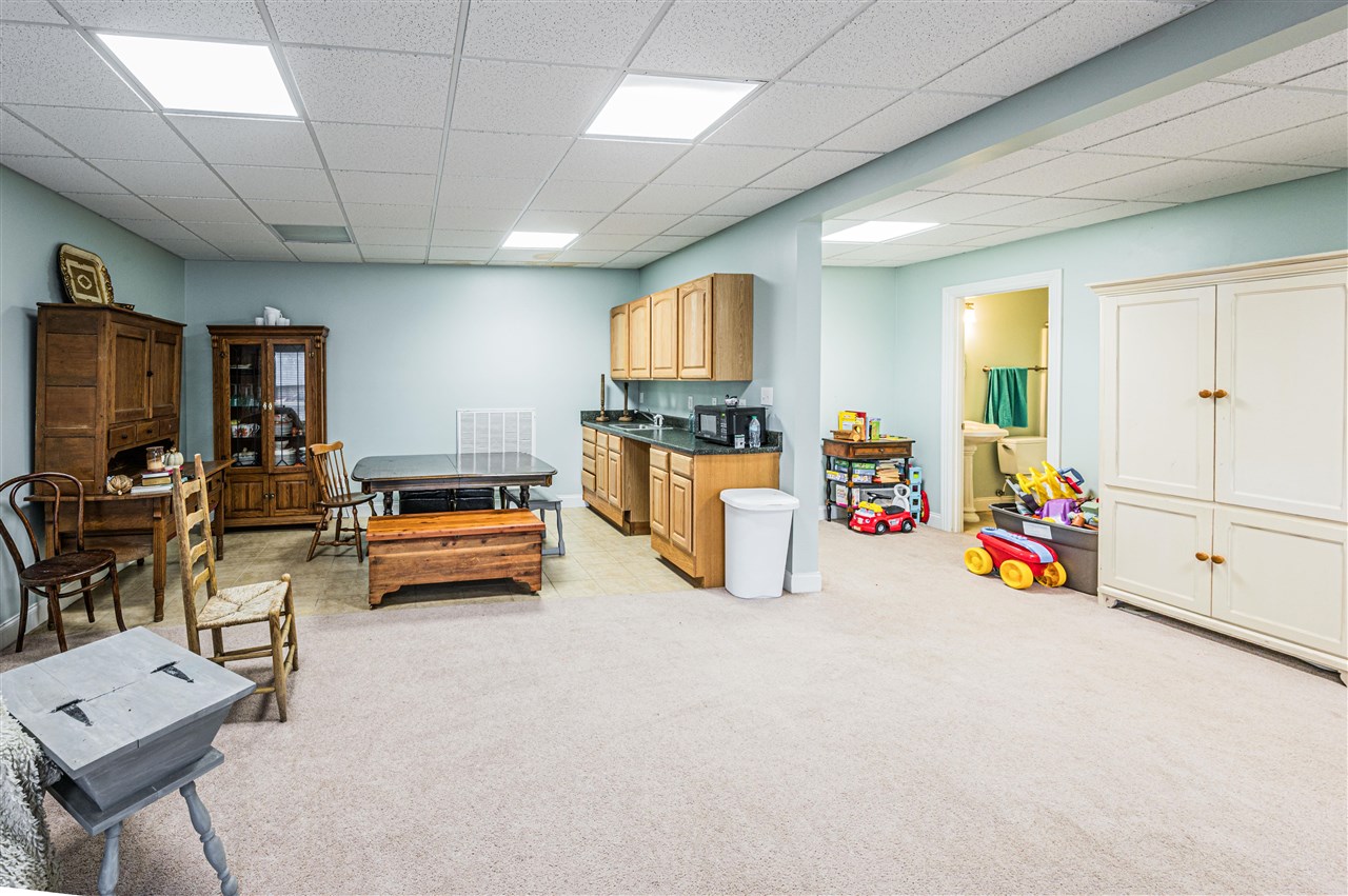 Scottsville, Kentucky, 42164, United States, 4 Bedrooms Bedrooms, ,4 BathroomsBathrooms,Residential,For Sale,2001662