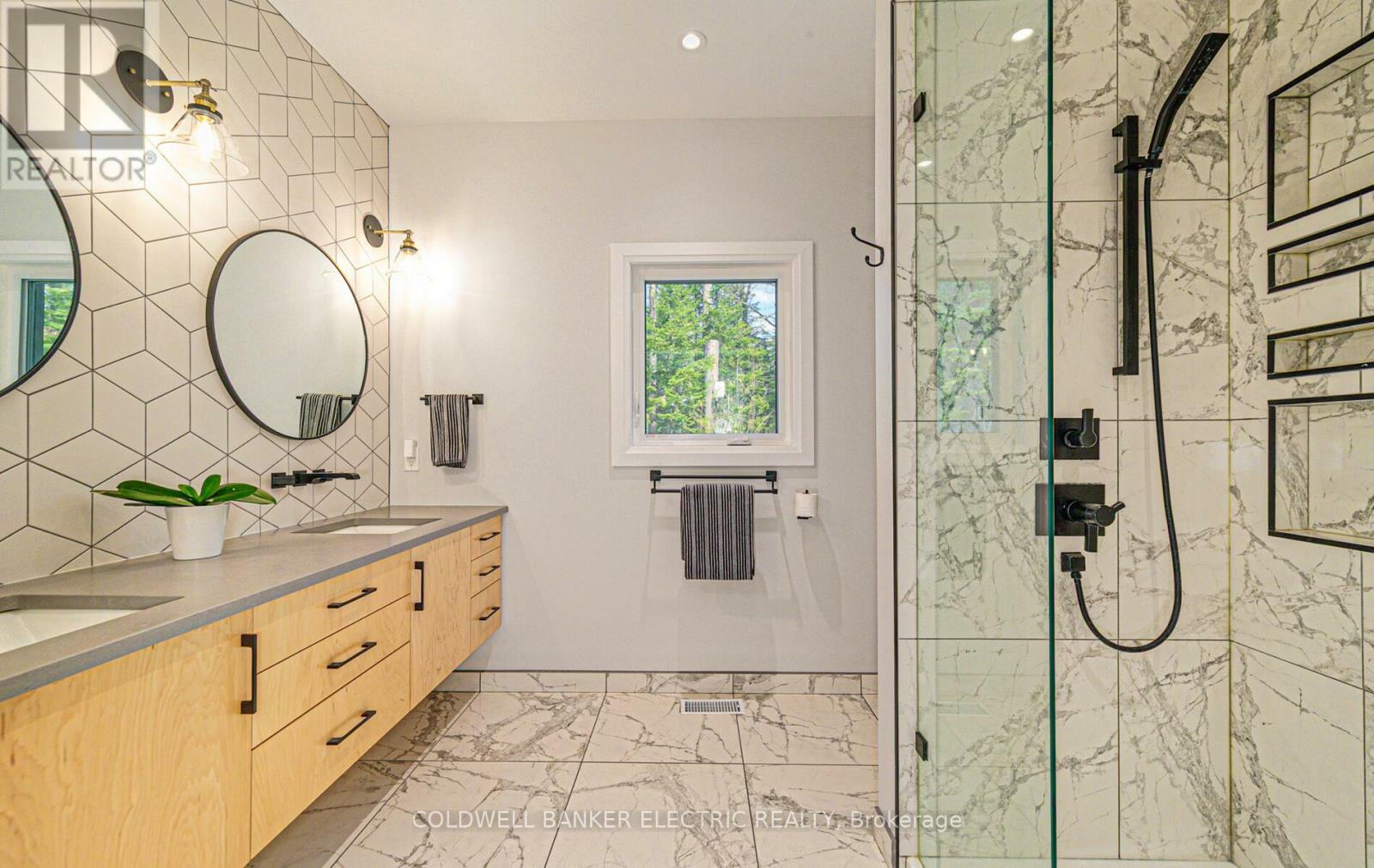 FARADAY, Ontario, K0L 1C0, CA, 5 Bedrooms Bedrooms, ,3 BathroomsBathrooms,Residential,For Sale,1828351