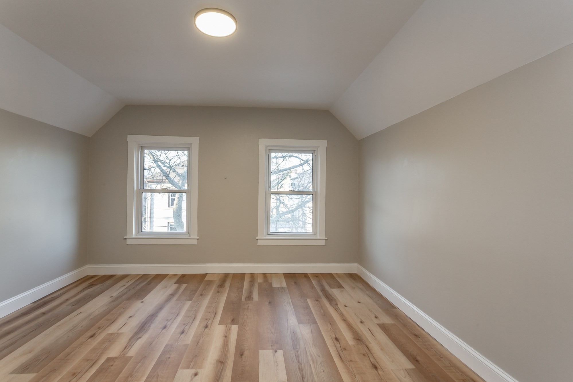 New Bedford, Massachusetts, 02744, United States, 7 Bedrooms Bedrooms, ,2 BathroomsBathrooms,Residential,For Sale,2012325