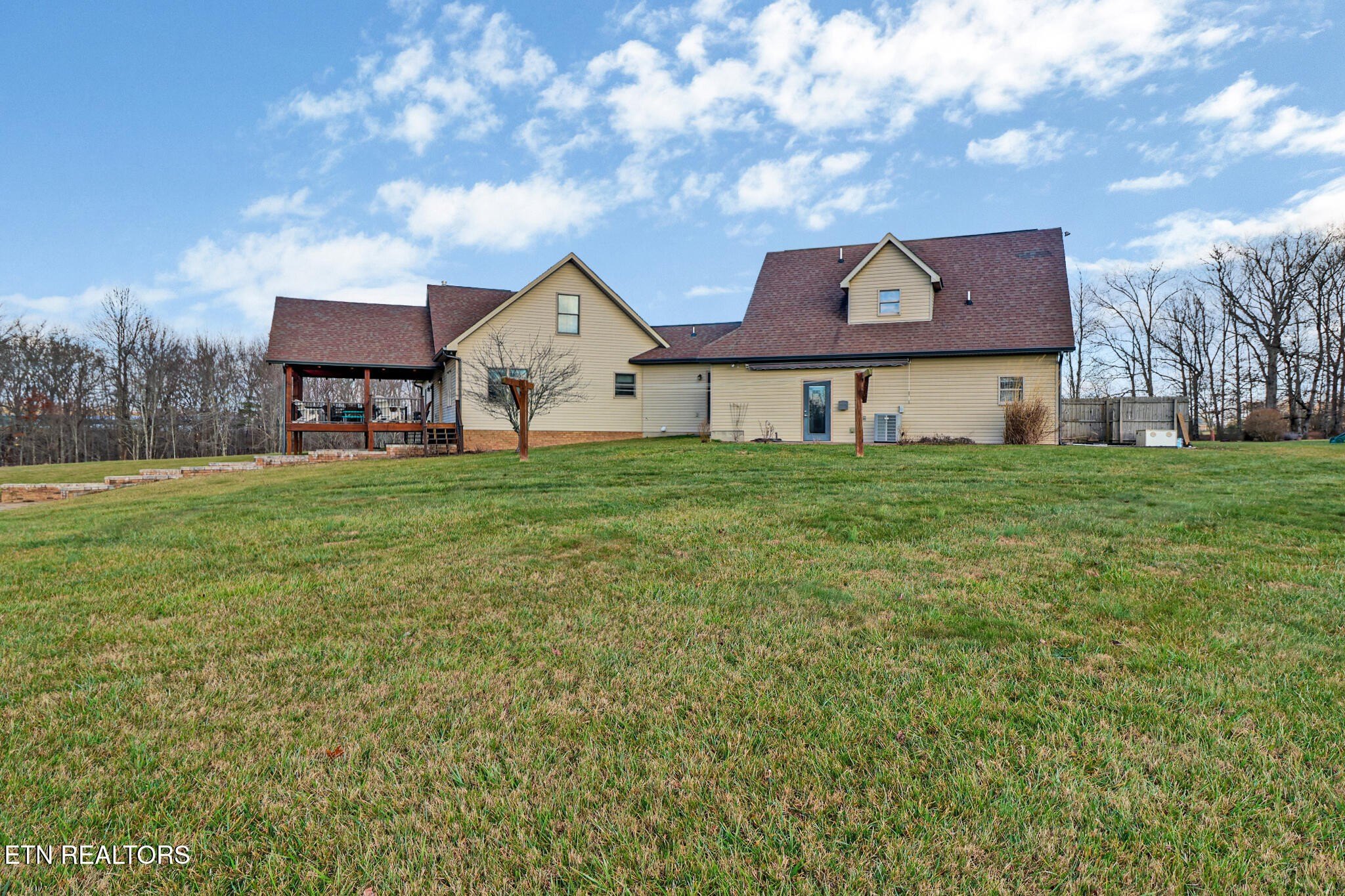 Crossville, Tennessee, 38555, United States, 4 Bedrooms Bedrooms, ,5 BathroomsBathrooms,Residential,For Sale,2005475