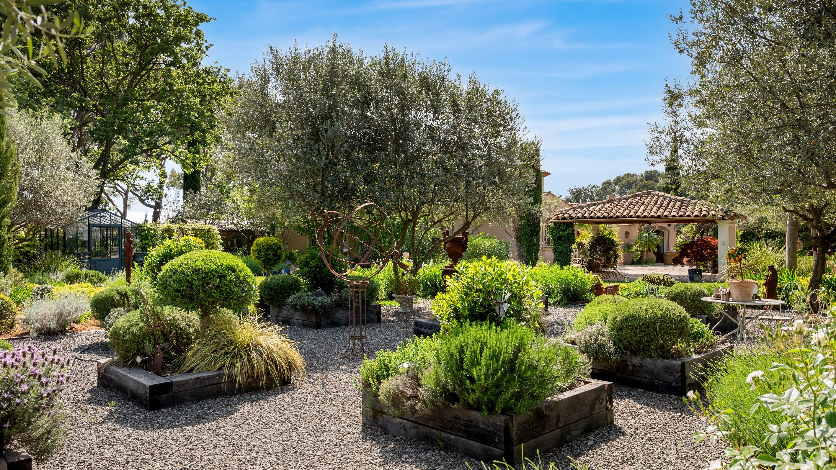  Exceptional Charming Estate with Remarkable Gardens in a Preserved Setting - 物件實景