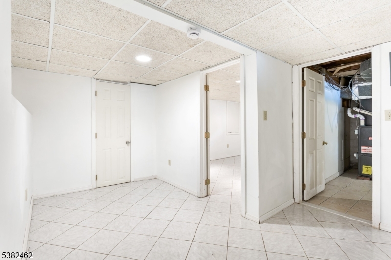 Rahway City, New Jersey, 07065, United States, 3 Bedrooms Bedrooms, ,3 BathroomsBathrooms,Residential,For Sale,1996239