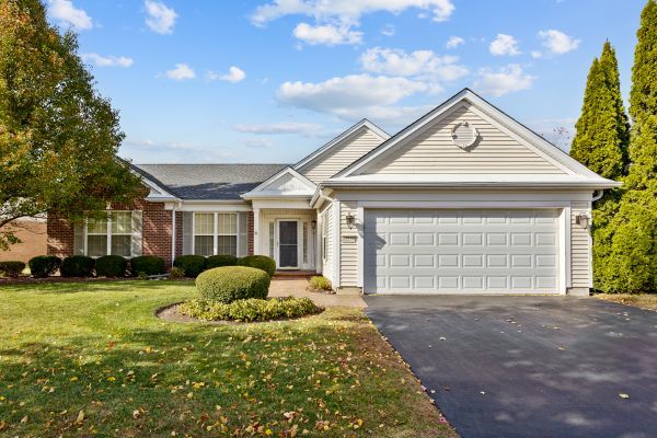 Huntley, Illinois, 60142, United States, 2 Bedrooms Bedrooms, ,2 BathroomsBathrooms,Residential,For Sale,1989906