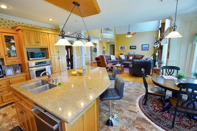 Tahlequah, Oklahoma, 74464, United States, 5 Bedrooms Bedrooms, ,5 BathroomsBathrooms,Residential,For Sale,1977859