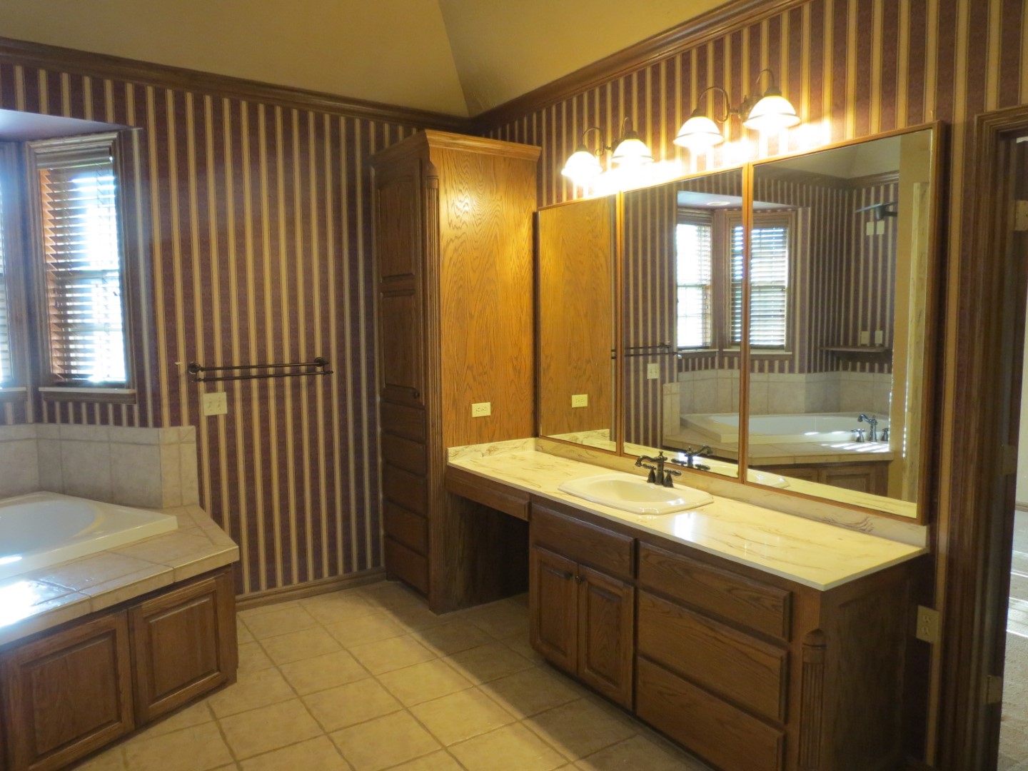 Stillwater, Oklahoma, 74075, United States, 3 Bedrooms Bedrooms, ,4 BathroomsBathrooms,Residential,For Sale,1848802