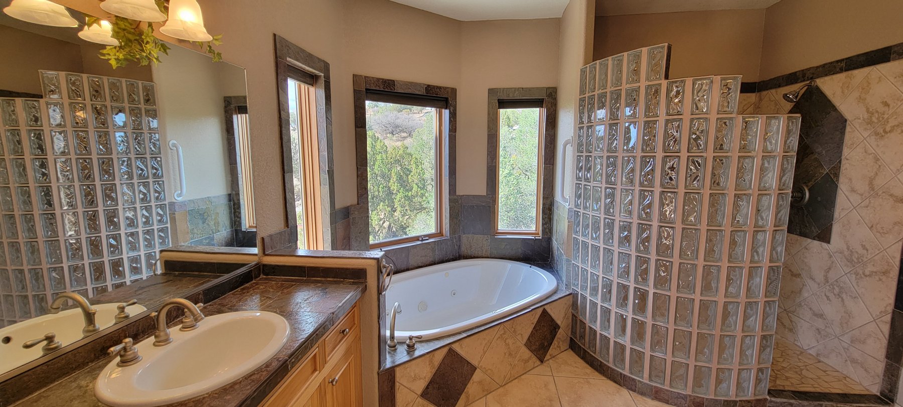 Silver City, New Mexico, 88061, United States, 4 Bedrooms Bedrooms, ,5 BathroomsBathrooms,Residential,For Sale,1973737