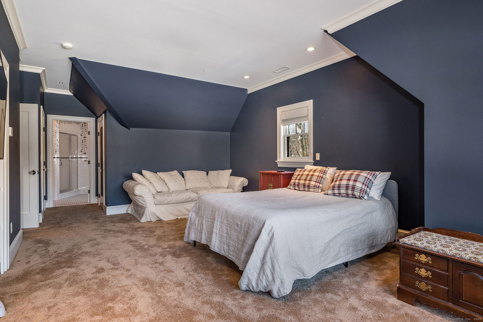 Guilford, Connecticut, 06437, United States, 5 Bedrooms Bedrooms, ,8 BathroomsBathrooms,Residential,For Sale,1903755