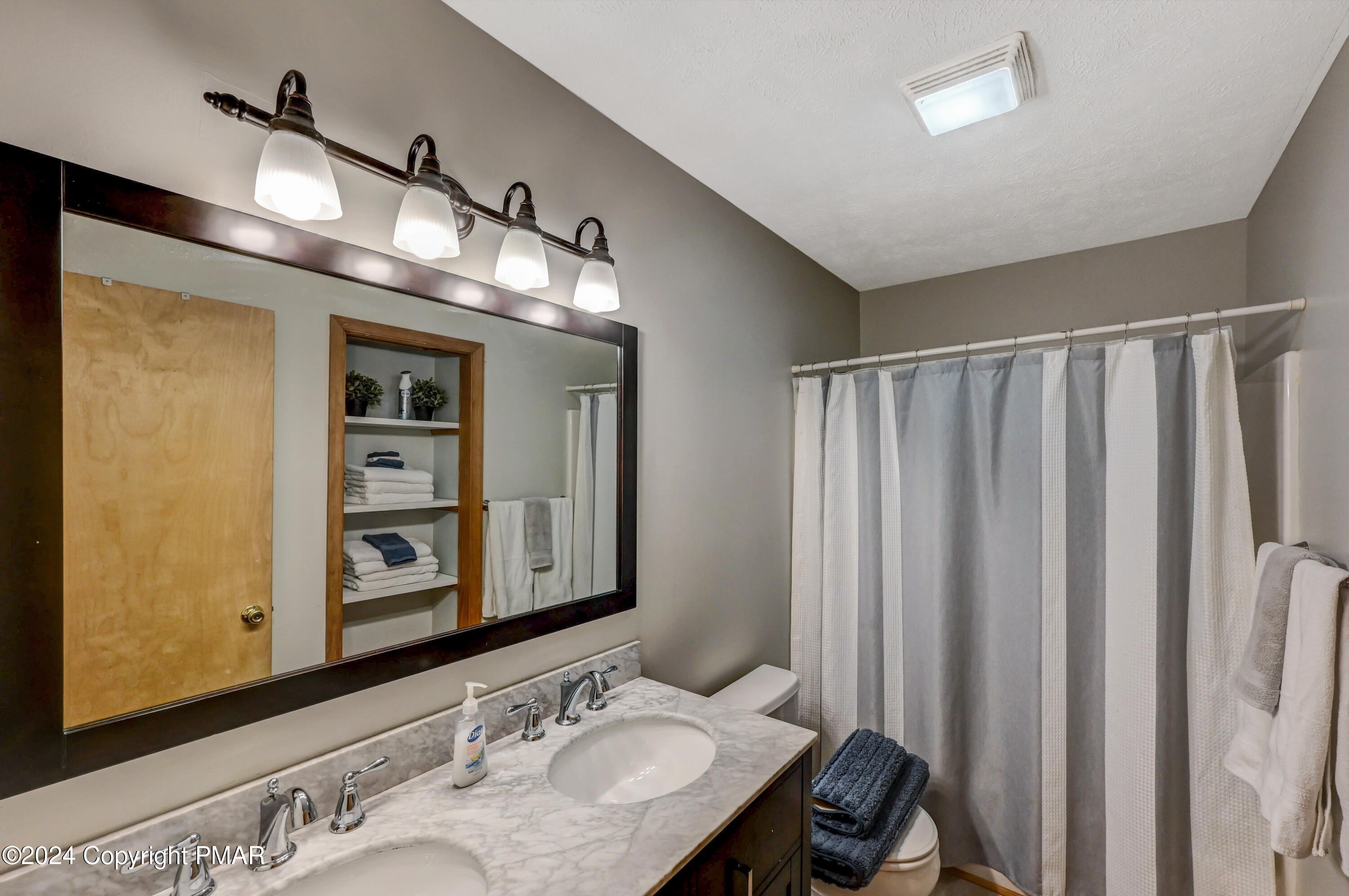 Pocono Pines, Pennsylvania, 18350, United States, 4 Bedrooms Bedrooms, ,3 BathroomsBathrooms,Residential,For Sale,1981114