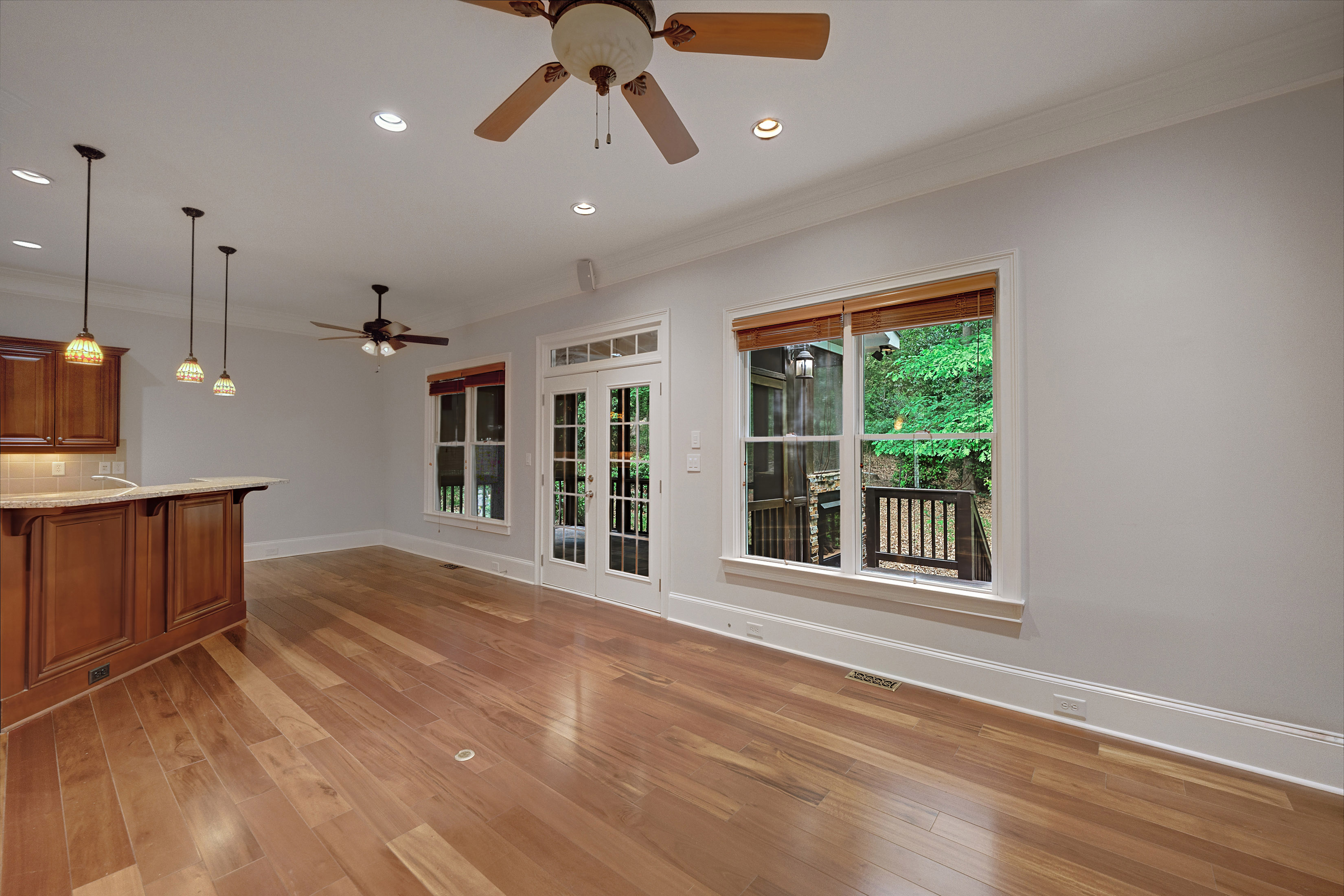  Sandy Springs Townhome Lives Like a Single Family Residence - 物件實景