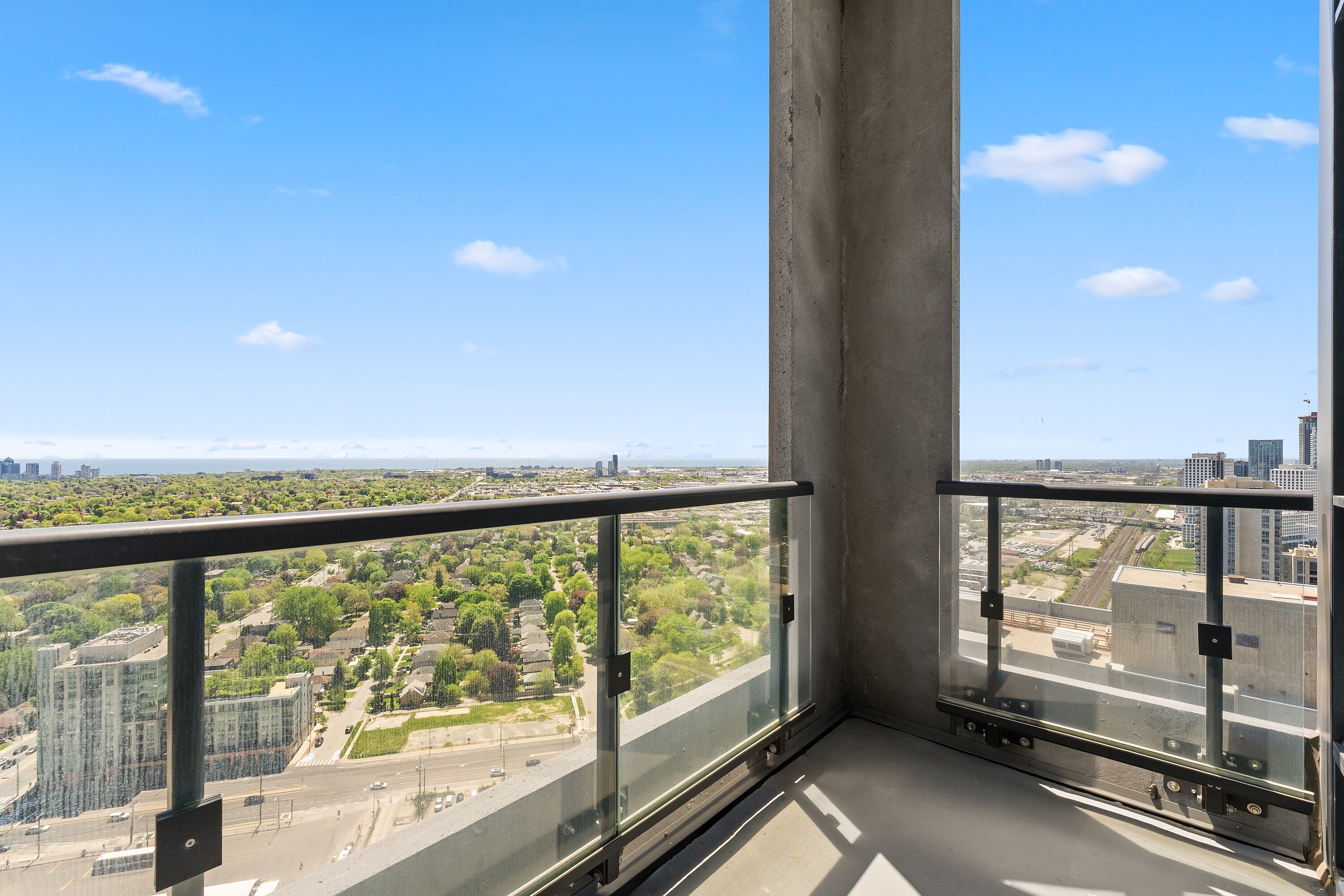  Bloorvista At Islington - 物件實景