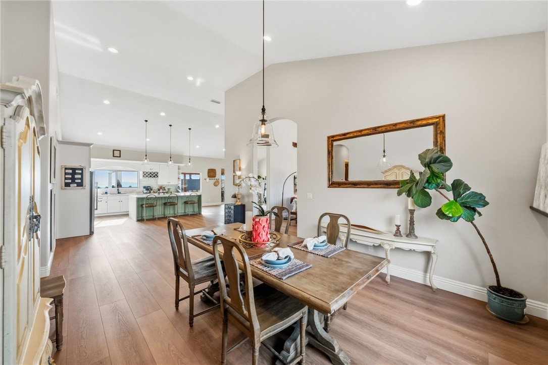 Temecula, California, 92592, United States, 5 Bedrooms Bedrooms, ,4 BathroomsBathrooms,Residential,For Sale,2021827