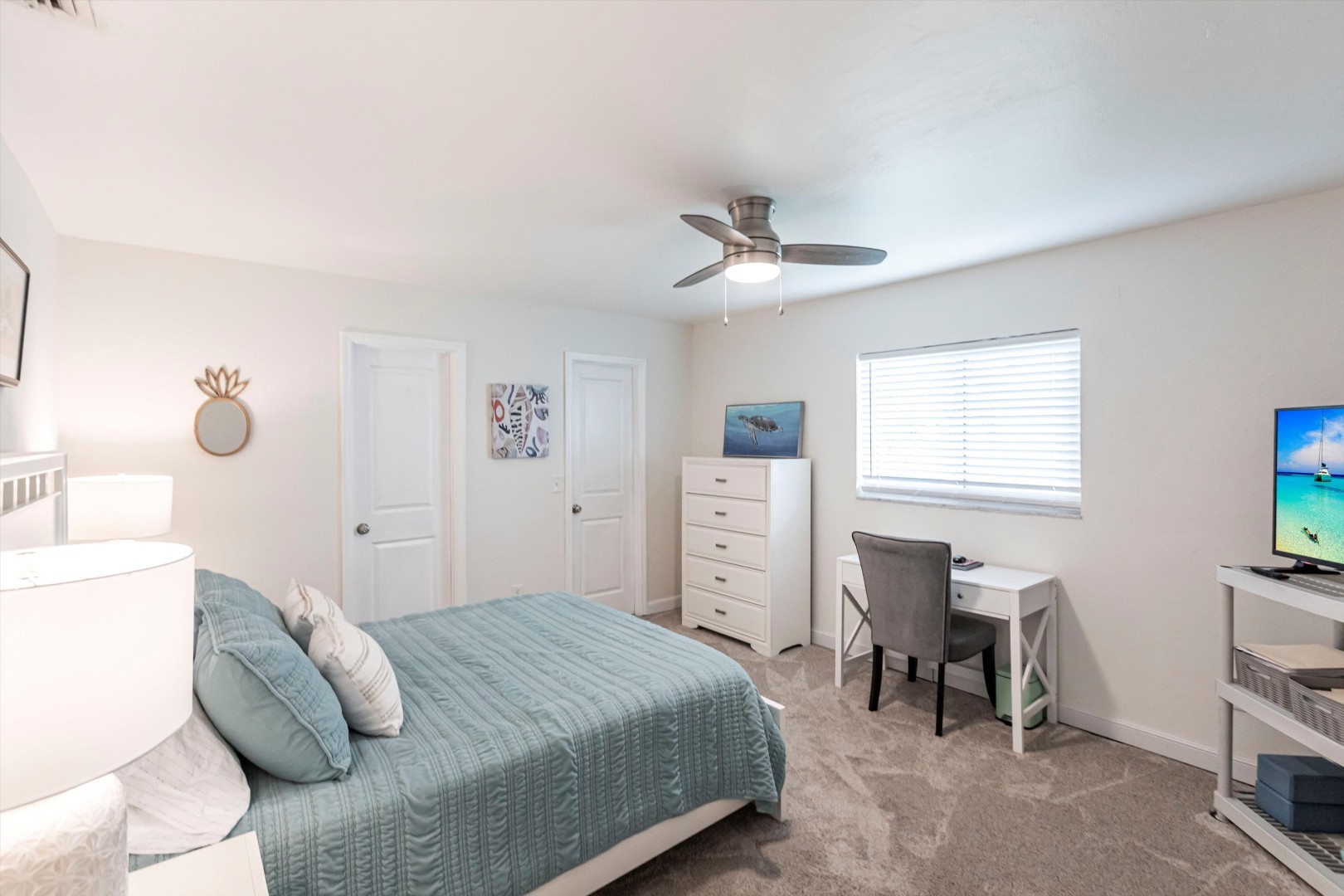 Fort Myers, Florida, 33919, United States, 3 Bedrooms Bedrooms, ,2 BathroomsBathrooms,Residential,For Sale,1935078