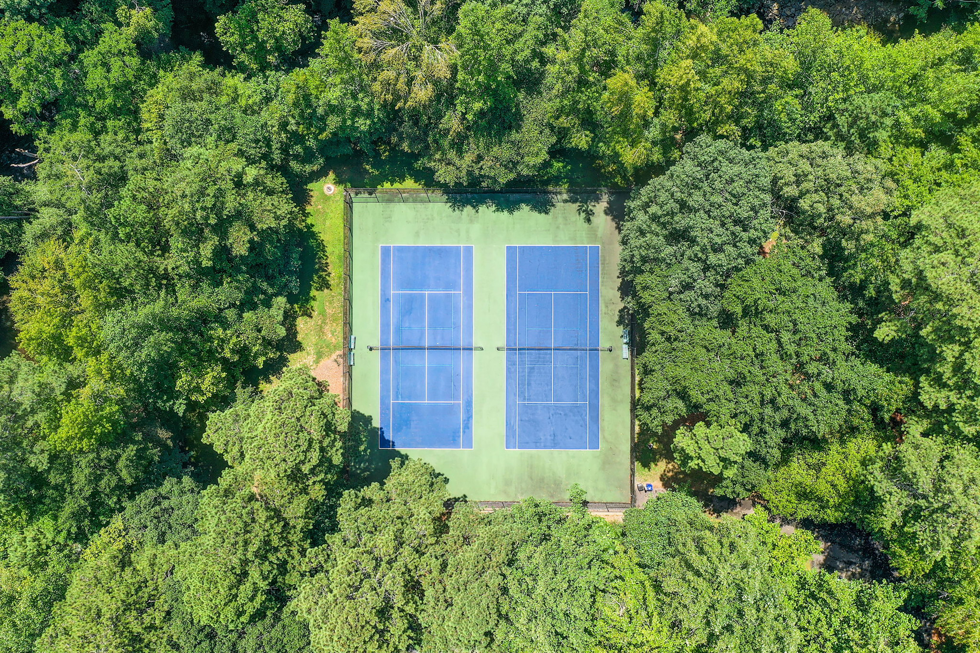  Lovingly Maintained and Thoughtfully Updated Residence - 物件實景