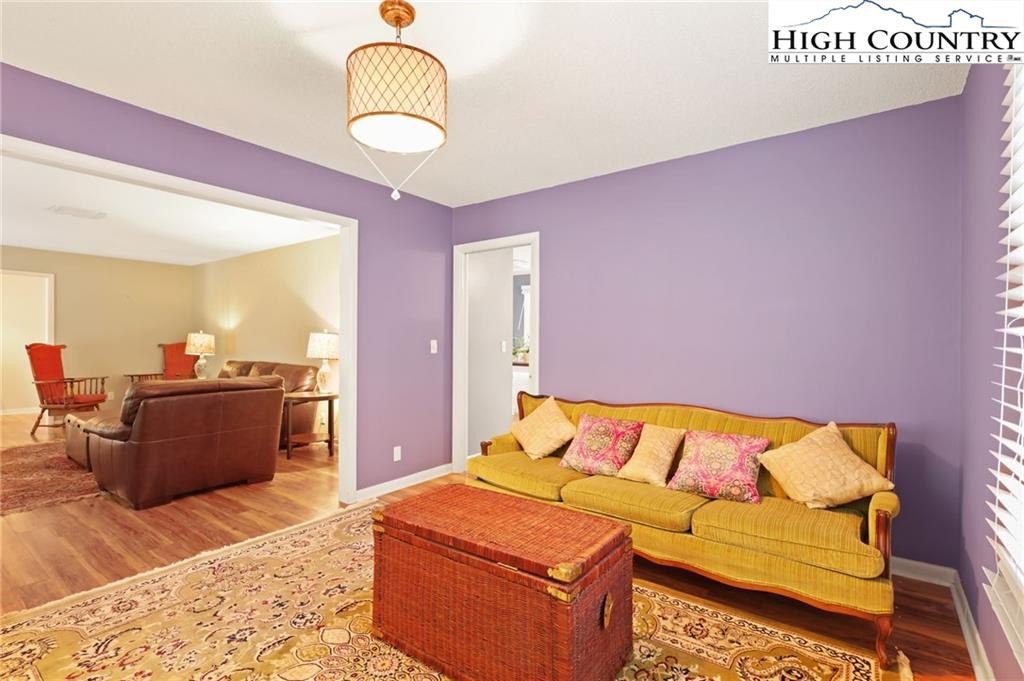 Boone, North Carolina, 28607, United States, 3 Bedrooms Bedrooms, ,3 BathroomsBathrooms,Residential,For Sale,1974866