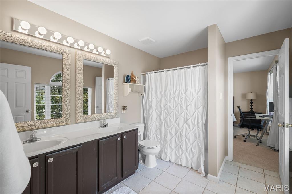 Wildwood, Missouri, 63040, United States, 5 Bedrooms Bedrooms, ,5 BathroomsBathrooms,Residential,For Sale,1941810