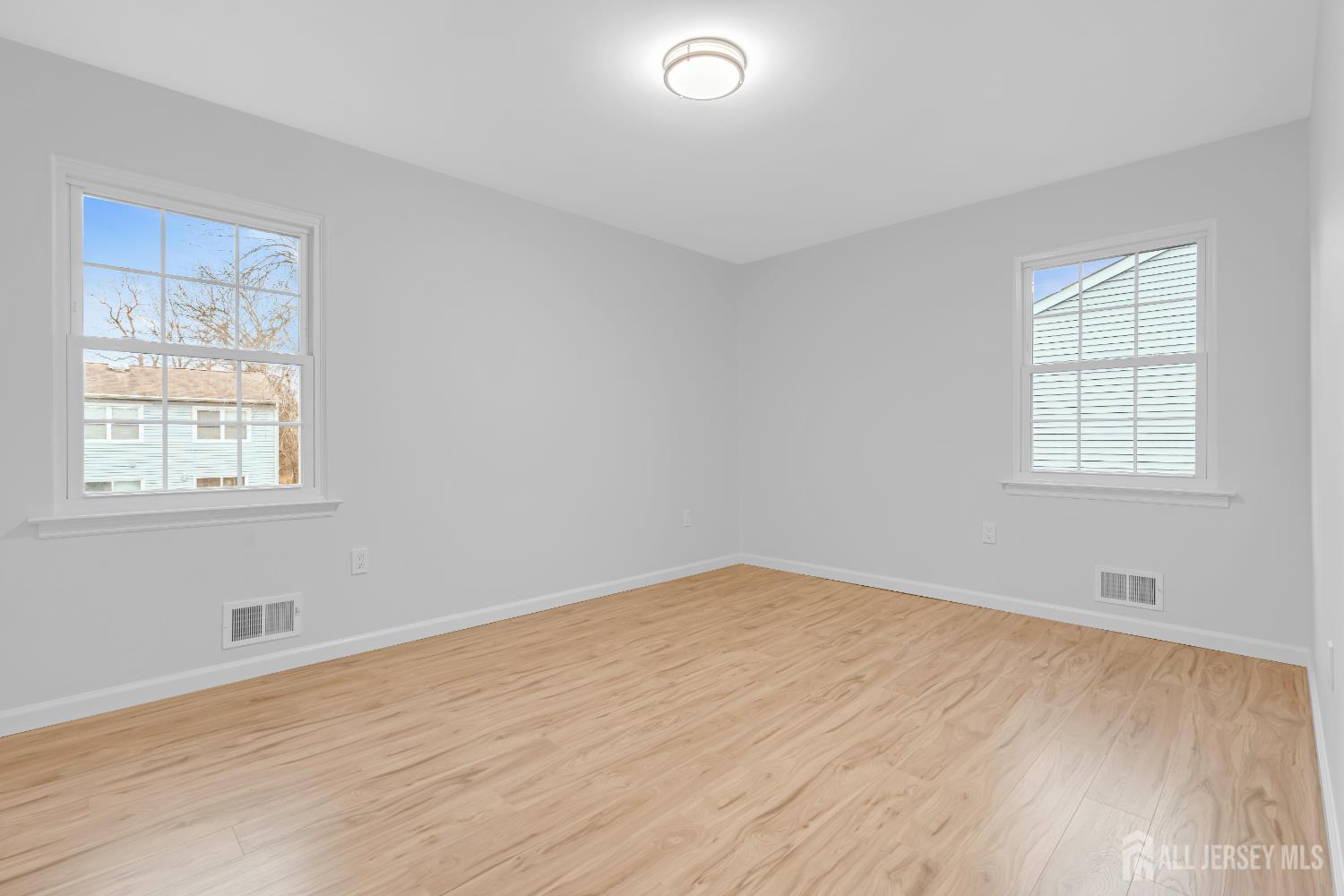 East Brunswick, New Jersey, 08816, United States, 3 Bedrooms Bedrooms, ,3 BathroomsBathrooms,Residential,For Sale,2001983