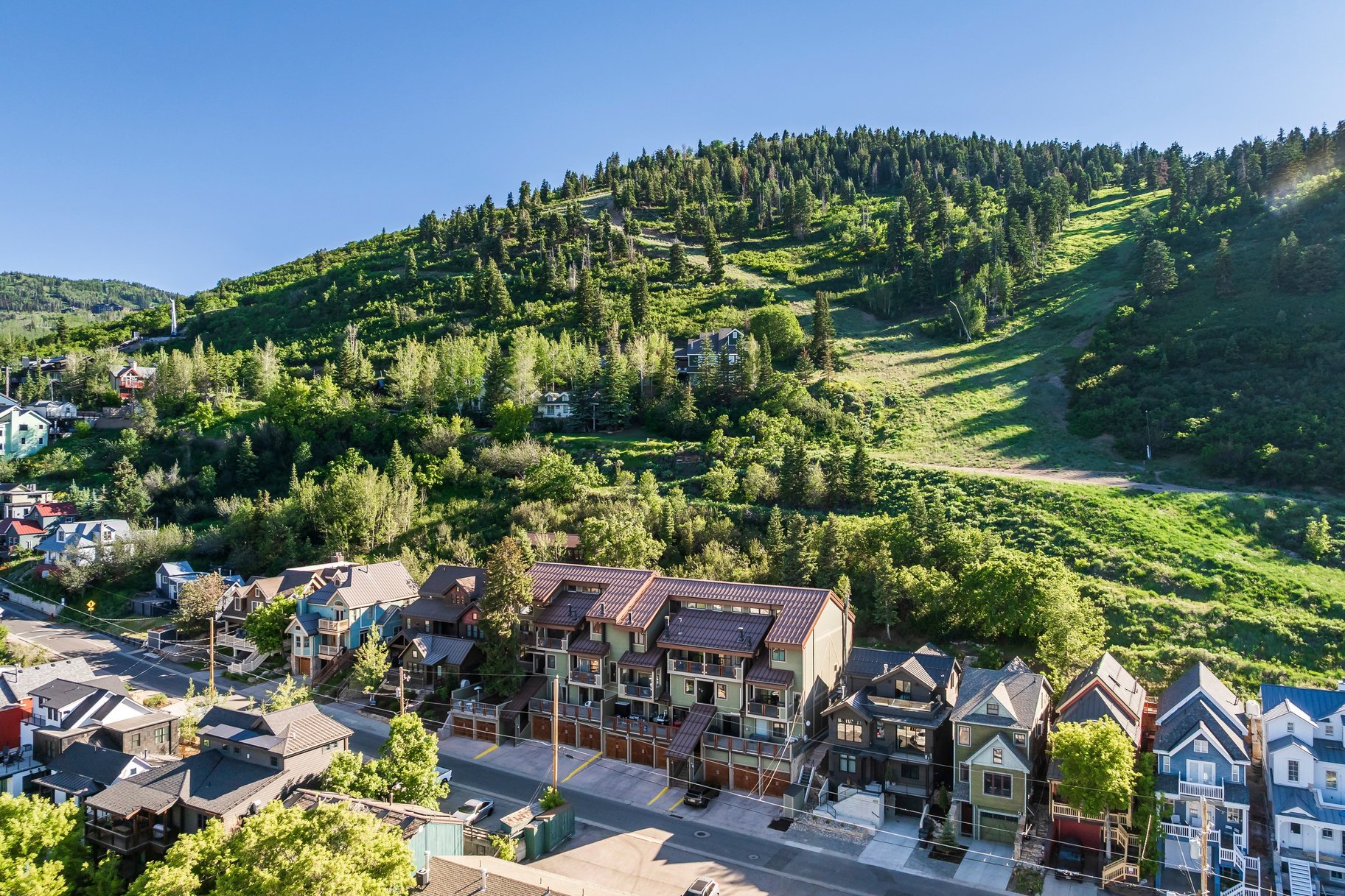  Fully Reimagined Ski-In/Ski-Out Condo — Smart Home Features - 物件實景