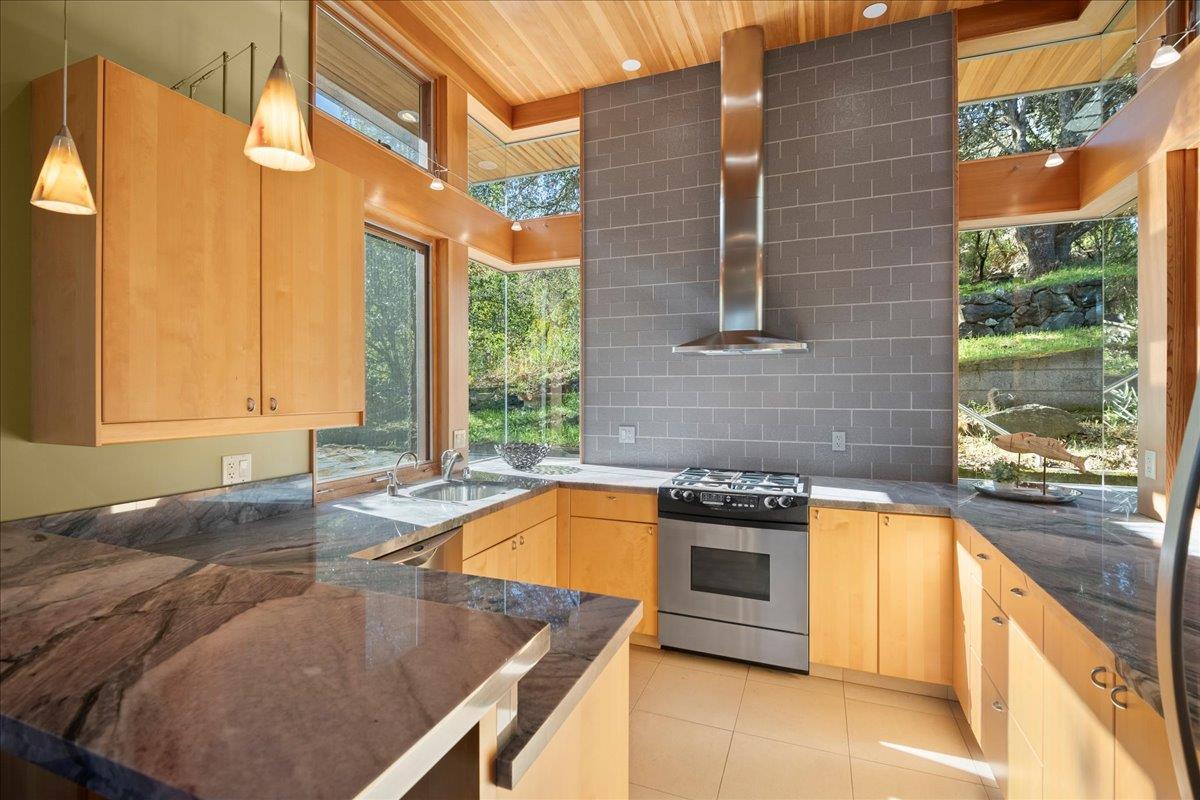 Los Altos Hills, California, 94022, United States, 5 Bedrooms Bedrooms, ,5 BathroomsBathrooms,Residential,For Sale,1907317