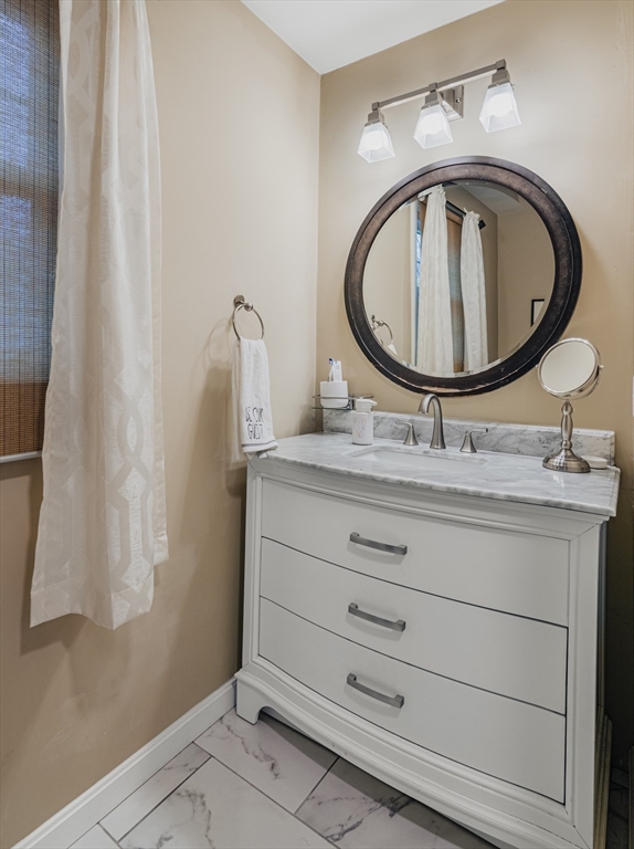 Shrewsbury, Massachusetts, 01545, United States, 2 Bedrooms Bedrooms, ,3 BathroomsBathrooms,Residential,For Sale,1987011