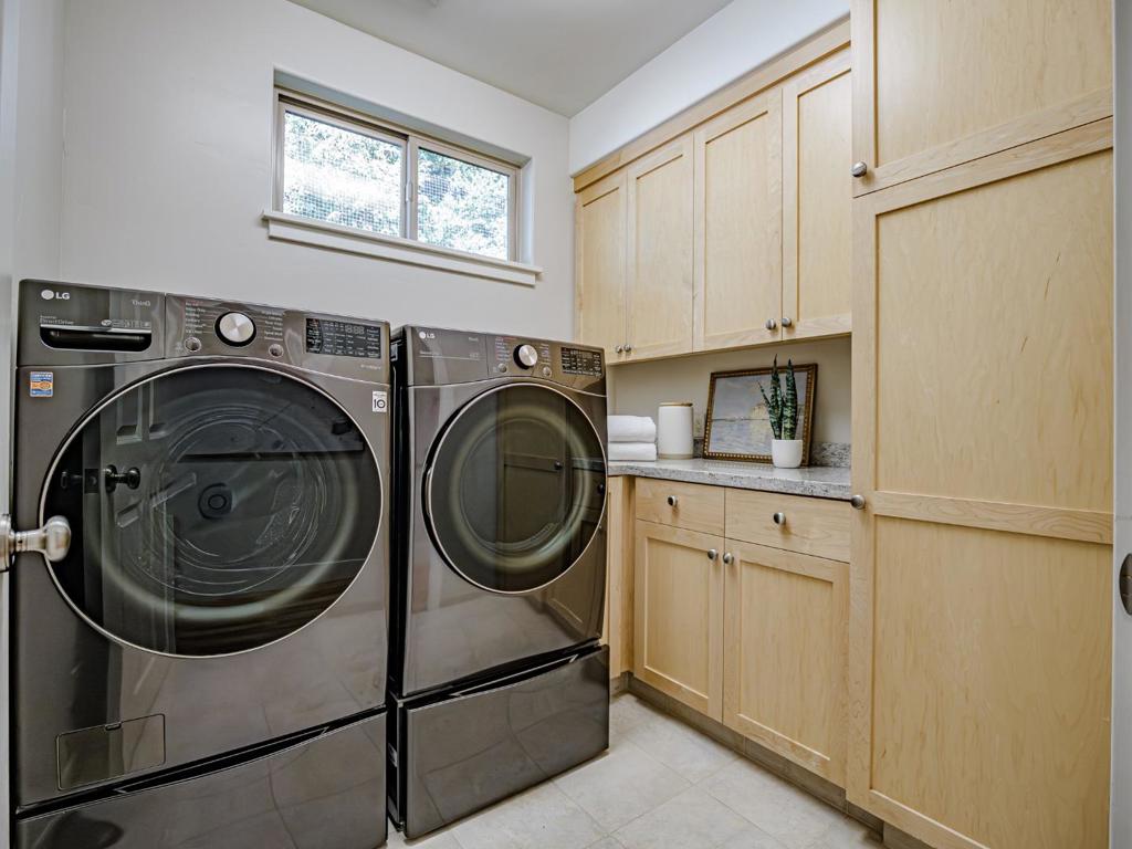 Scotts Valley, California, 95066, United States, 3 Bedrooms Bedrooms, ,3 BathroomsBathrooms,Residential,For Sale,1974309