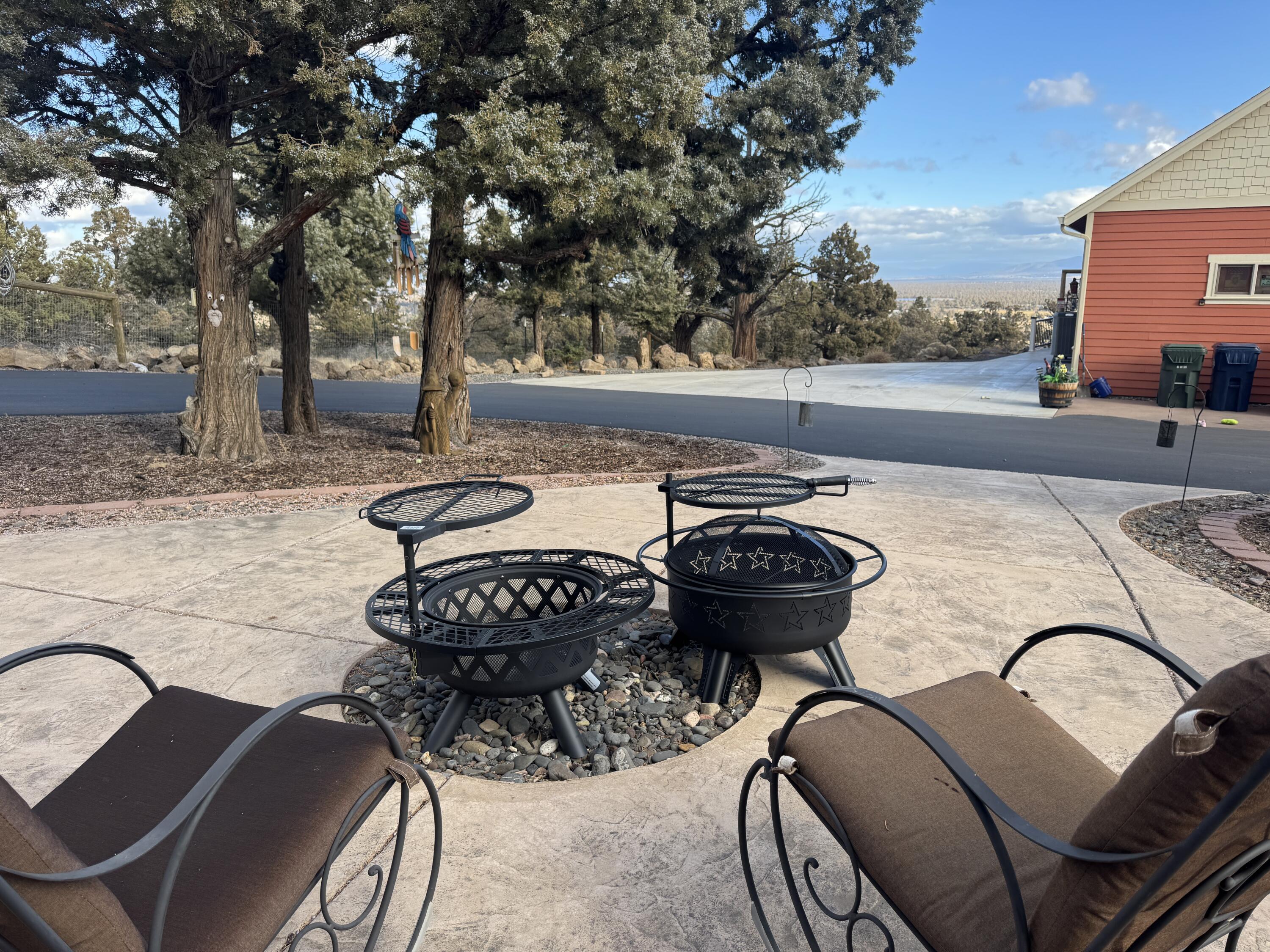 Bend, Oregon, 97703, United States, 3 Bedrooms Bedrooms, ,2 BathroomsBathrooms,Residential,For Sale,2005740