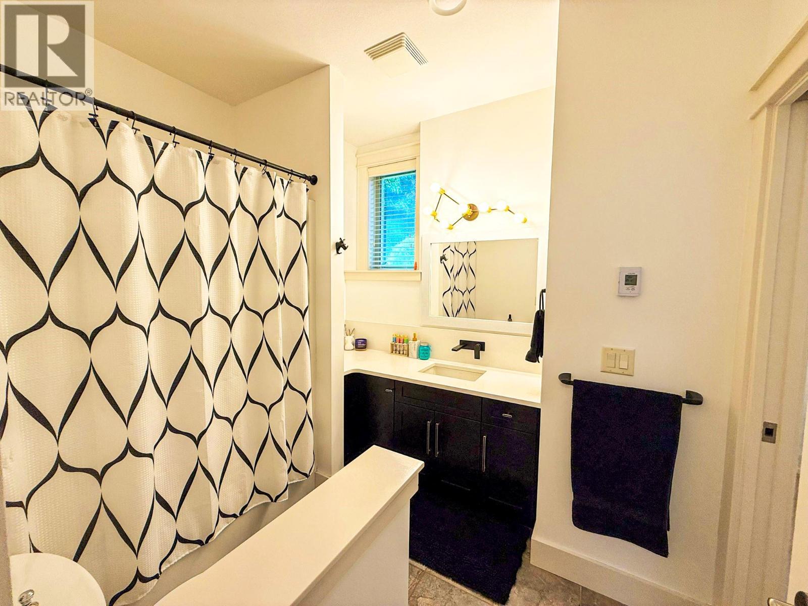 VERNON, British Columbia, V1H 1Y5, CA, 4 Bedrooms Bedrooms, ,2 BathroomsBathrooms,Residential,For Sale,1948063