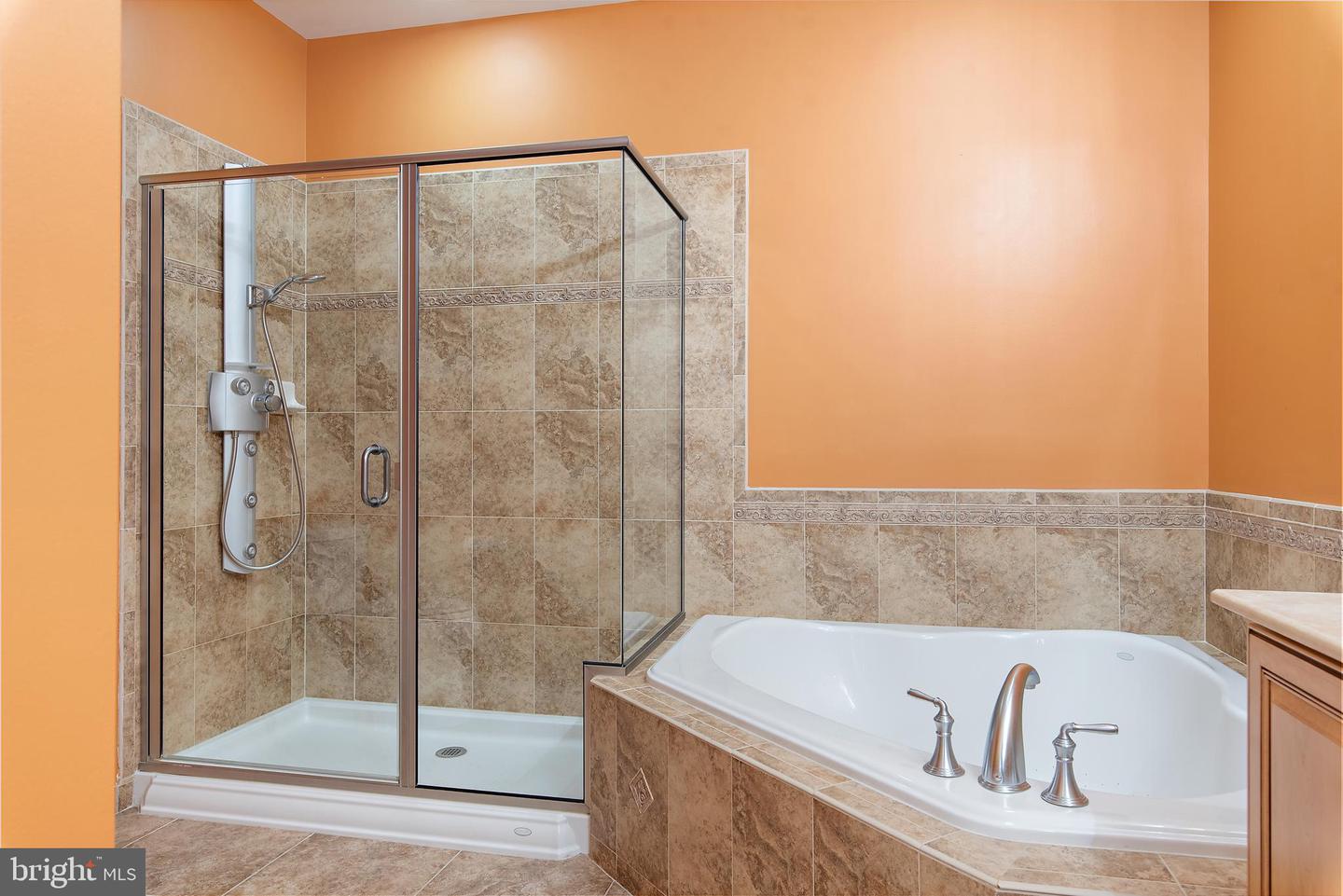 Annapolis, Maryland, 21401, United States, 2 Bedrooms Bedrooms, ,2 BathroomsBathrooms,Residential,For Sale,1848814