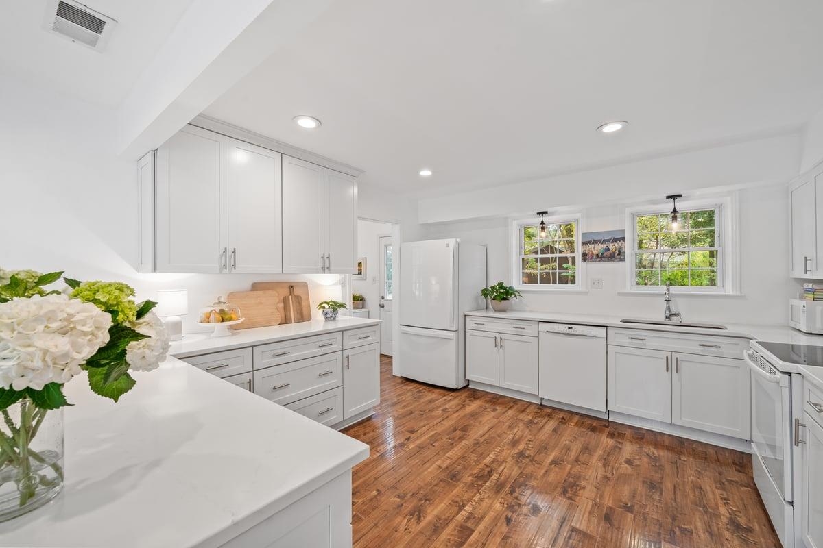 Collierville, Tennessee, 38017, United States, 3 Bedrooms Bedrooms, ,3 BathroomsBathrooms,Residential,For Sale,1989206