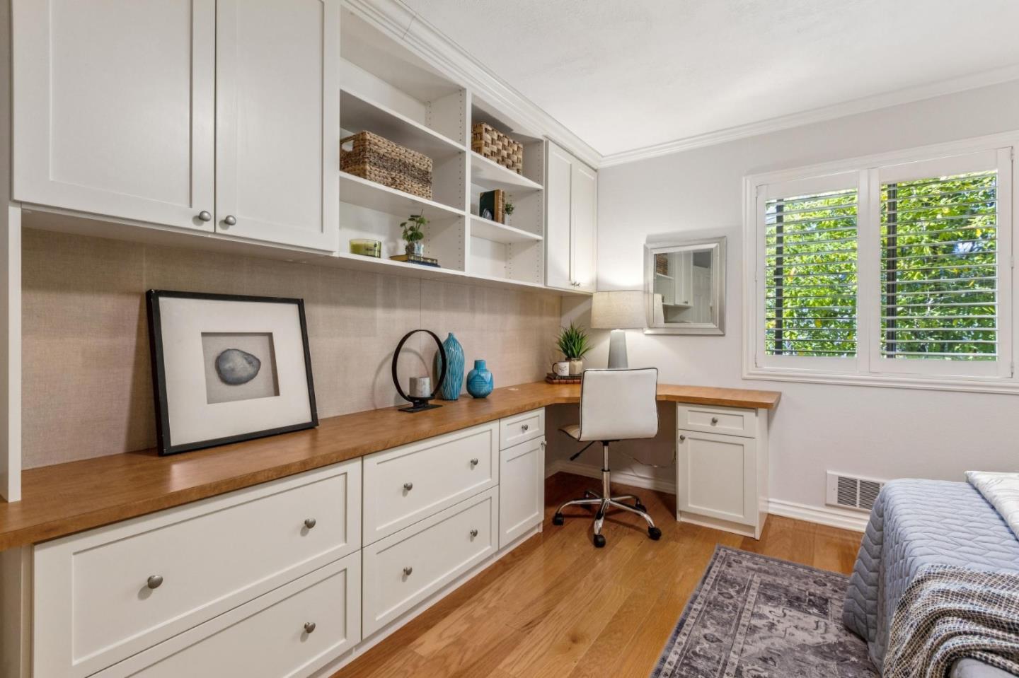 Belmont, California, 94002, United States, 2 Bedrooms Bedrooms, ,2 BathroomsBathrooms,Residential,For Sale,1939772