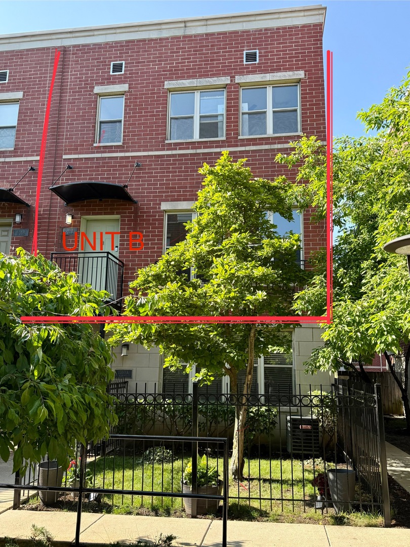 Chicago, Illinois, 60610, United States, 3 Bedrooms Bedrooms, ,3 BathroomsBathrooms,Residential,For Sale,1928687