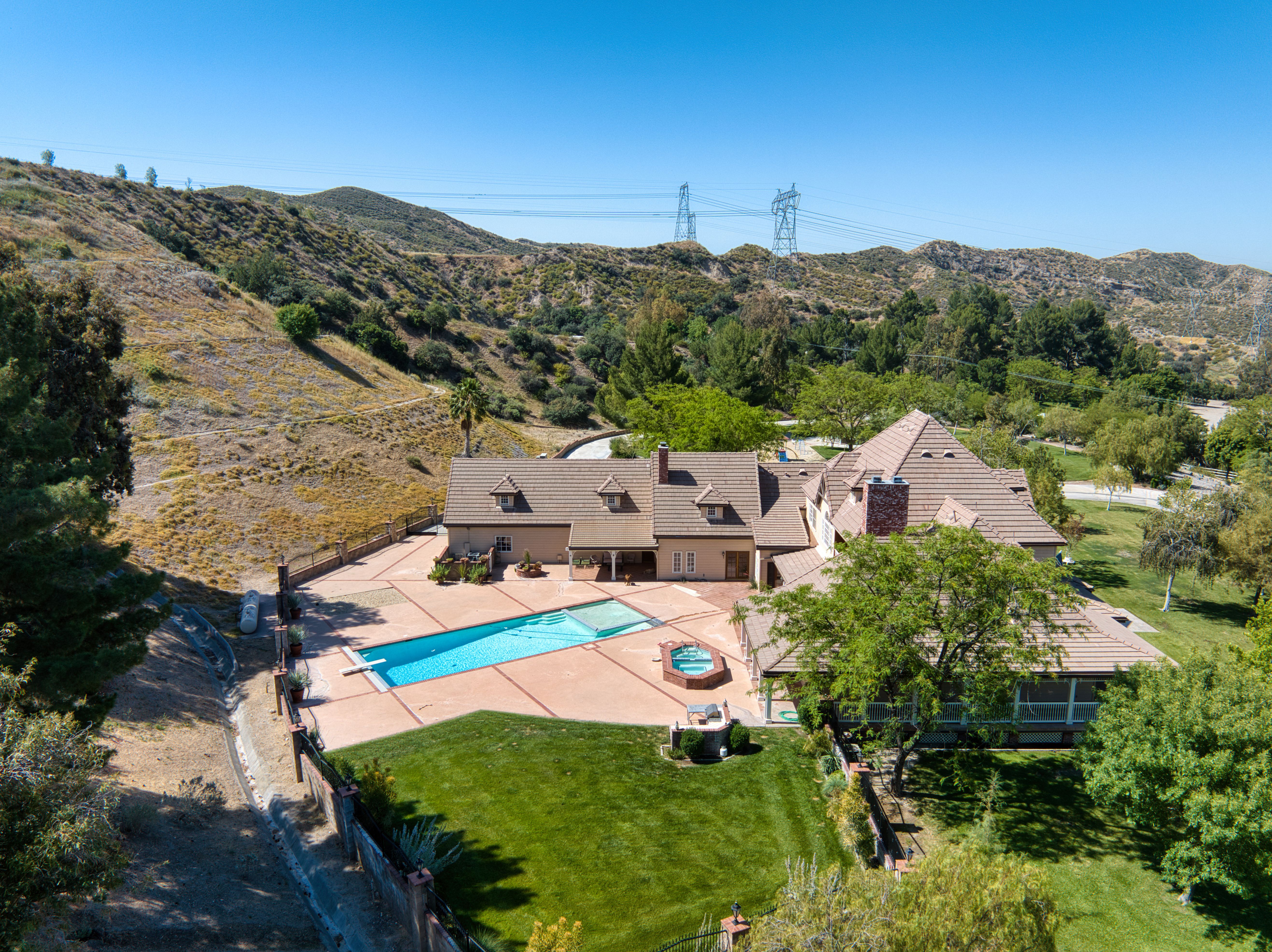  15142 Sierra Highway, Canyon Country, CA 91390 - 物件實景