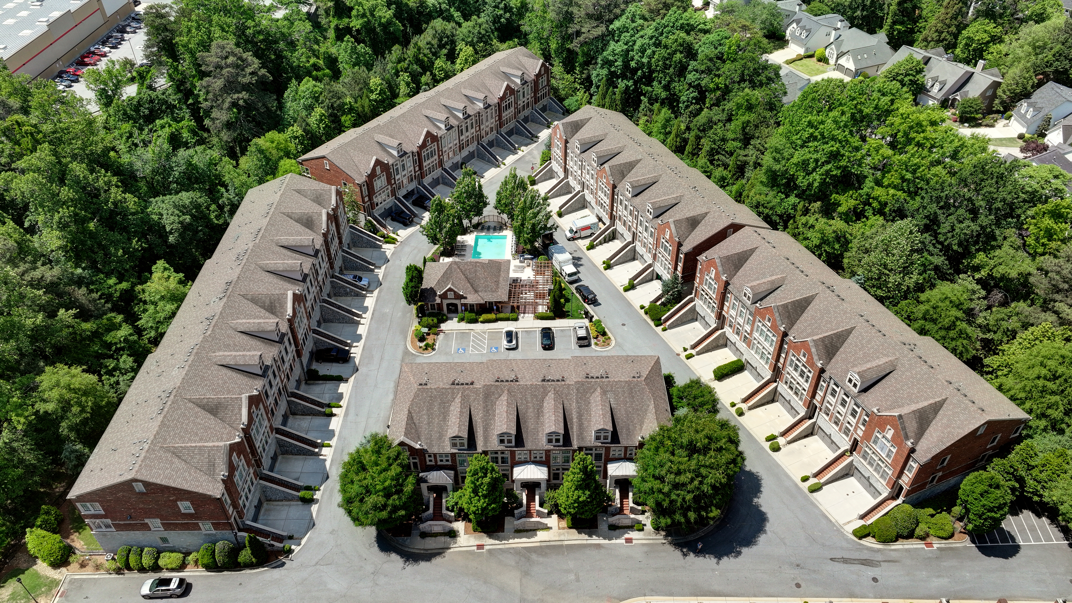 Elegant Brownstone-style Townhome in Gated Community in the Heart of Brookhaven - 物件實景