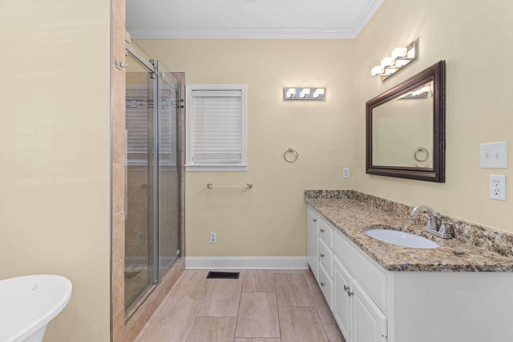 Belden, Mississippi, 38826, United States, 5 Bedrooms Bedrooms, ,4 BathroomsBathrooms,Residential,For Sale,2007757