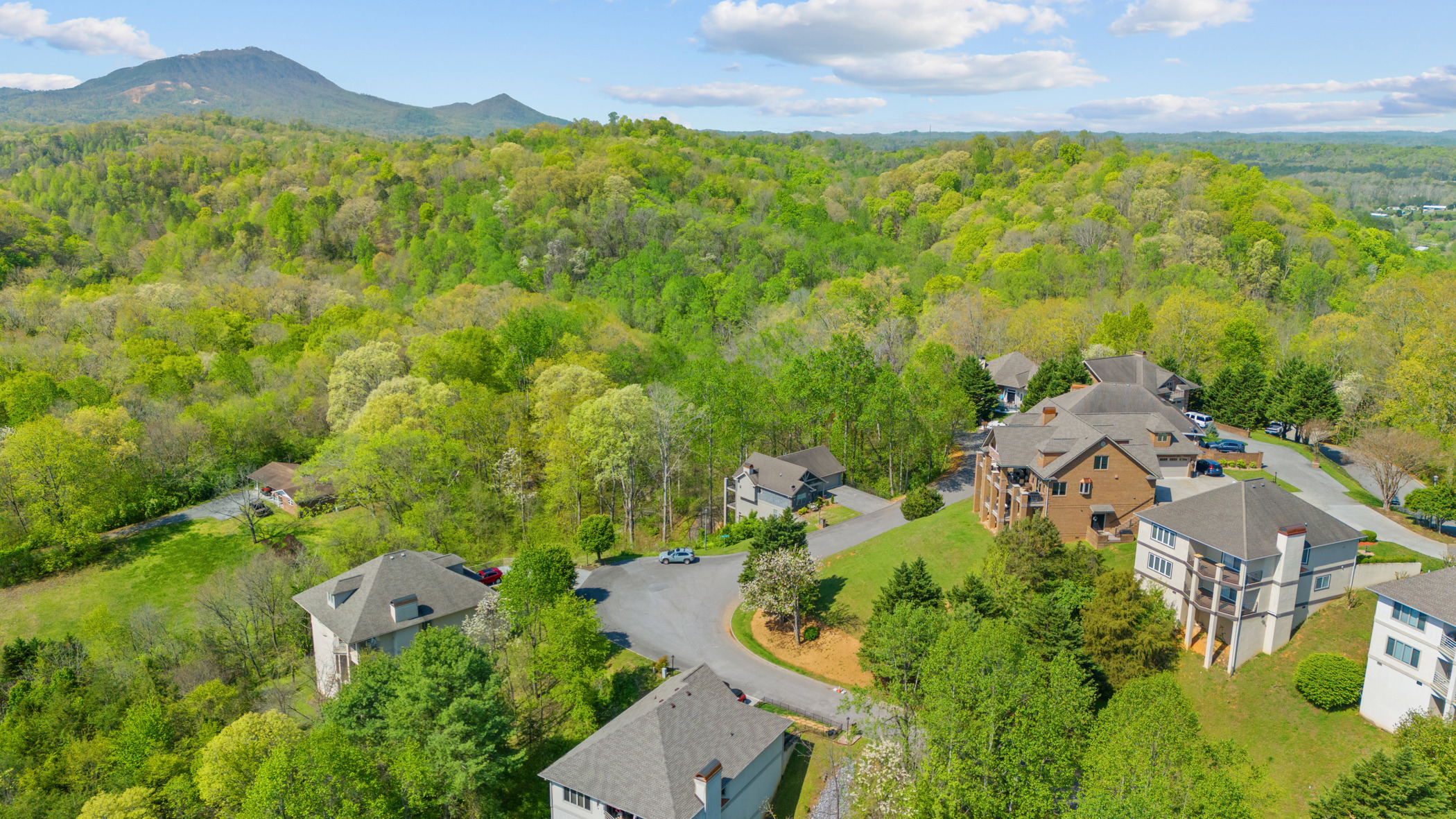 Sevierville, Tennessee, 37862, United States, 3 Bedrooms Bedrooms, ,3 BathroomsBathrooms,Residential,For Sale,1982821