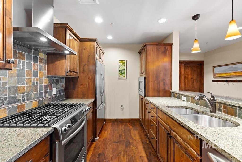 McCall, Idaho, 83638, United States, 2 Bedrooms Bedrooms, ,2 BathroomsBathrooms,Residential,For Sale,1979037