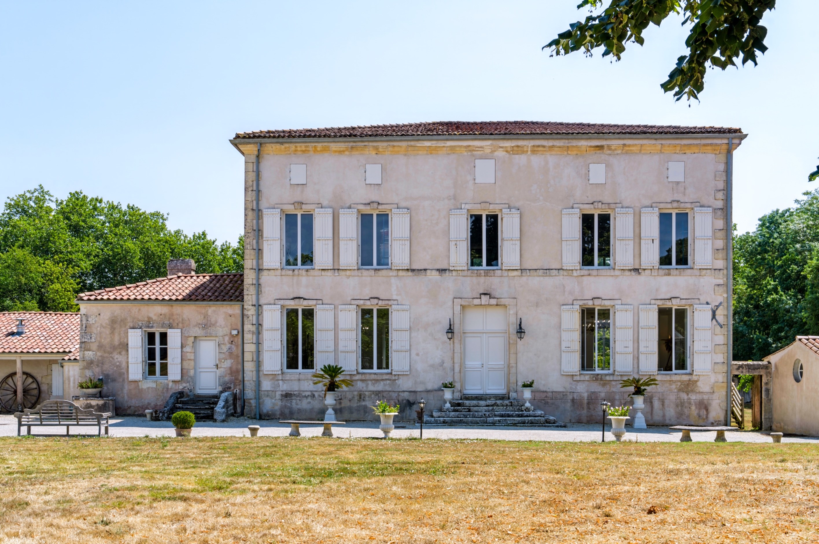  The privilege of a centuries-old estate, the elegance of a refined way of life,… - 物件實景