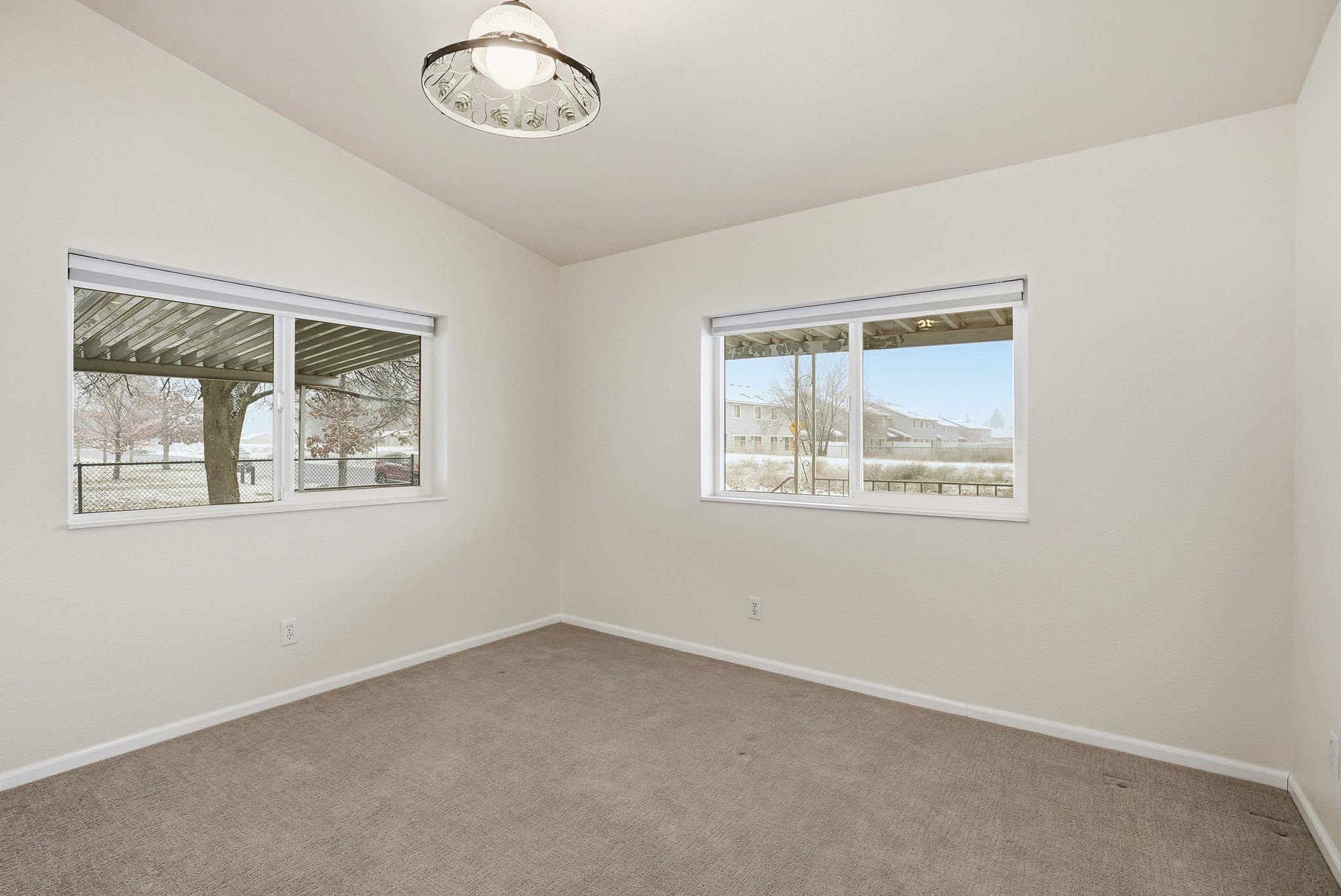 Greenacres, Washington, 99016, United States, 5 Bedrooms Bedrooms, ,2 BathroomsBathrooms,Residential,For Sale,2001748