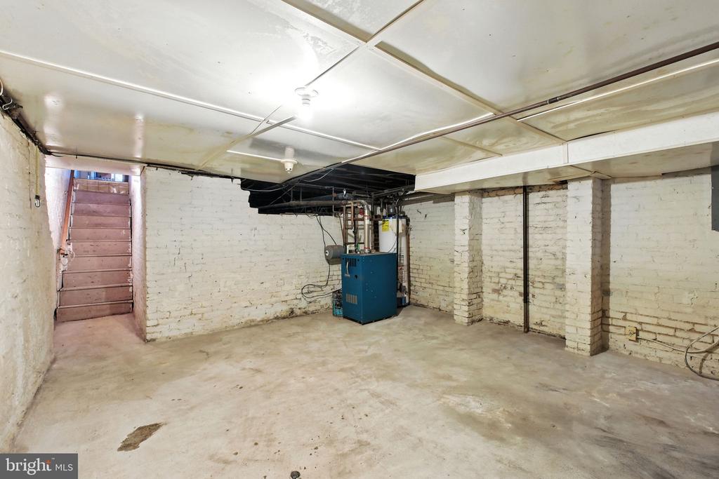 Washington, District of Columbia, 20003, United States, 3 Bedrooms Bedrooms, ,1 BathroomBathrooms,Residential,For Sale,1944860