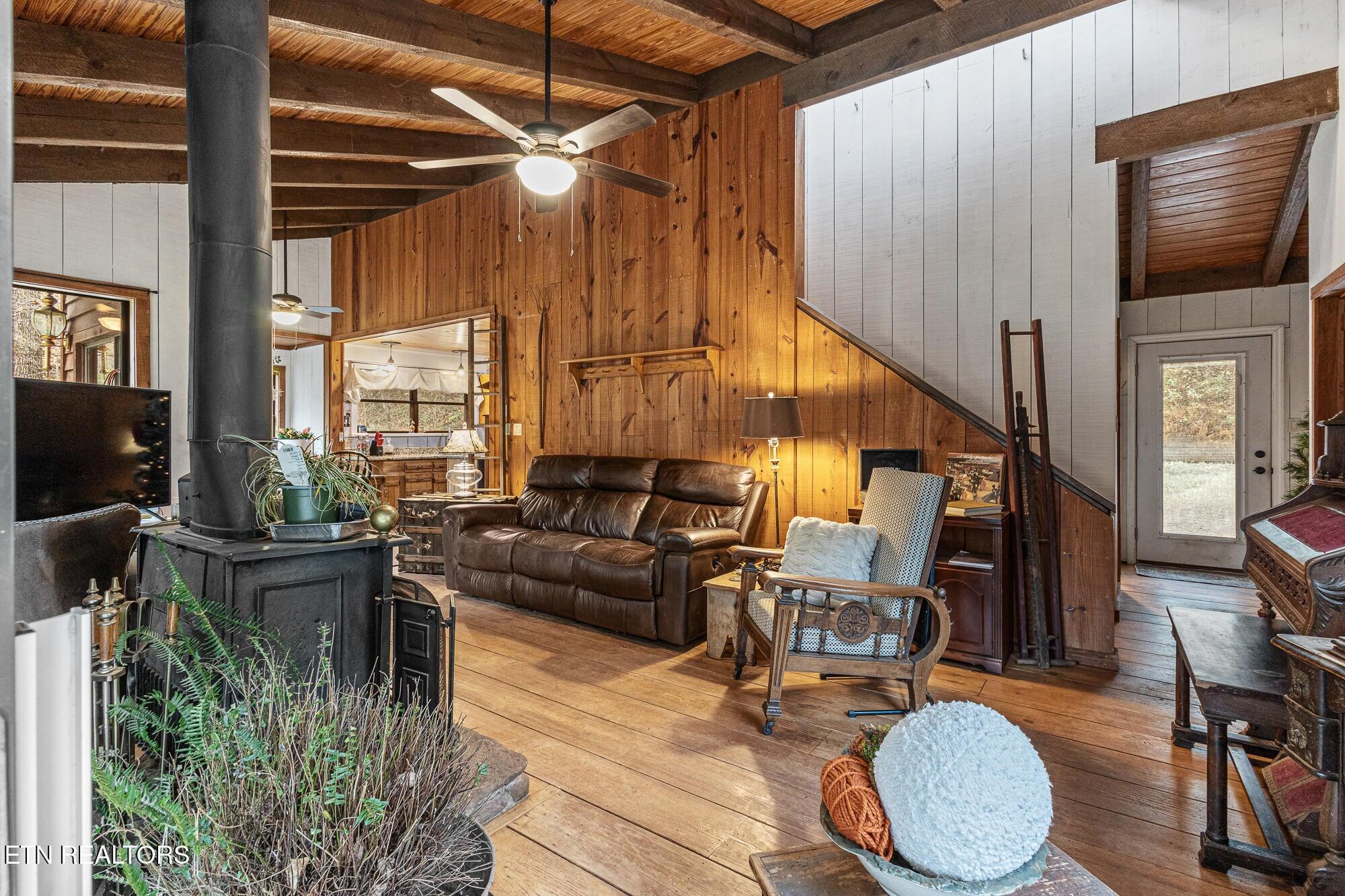 Englewood, Tennessee, 37329, United States, 2 Bedrooms Bedrooms, ,3 BathroomsBathrooms,Residential,For Sale,2002536