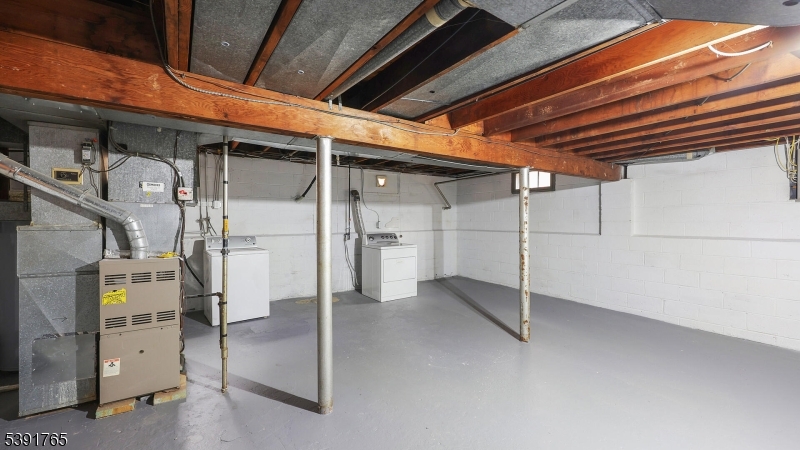 Fanwood Boro, New Jersey, 07023, United States, 3 Bedrooms Bedrooms, ,3 BathroomsBathrooms,Residential,For Sale,1987912