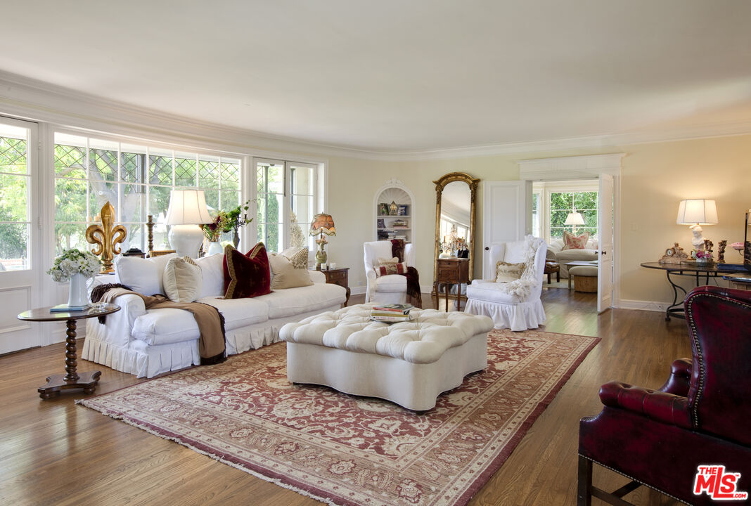 Los Angeles, California, 90049, United States, 2 Bedrooms Bedrooms, ,4 BathroomsBathrooms,Residential,For Sale,1779579