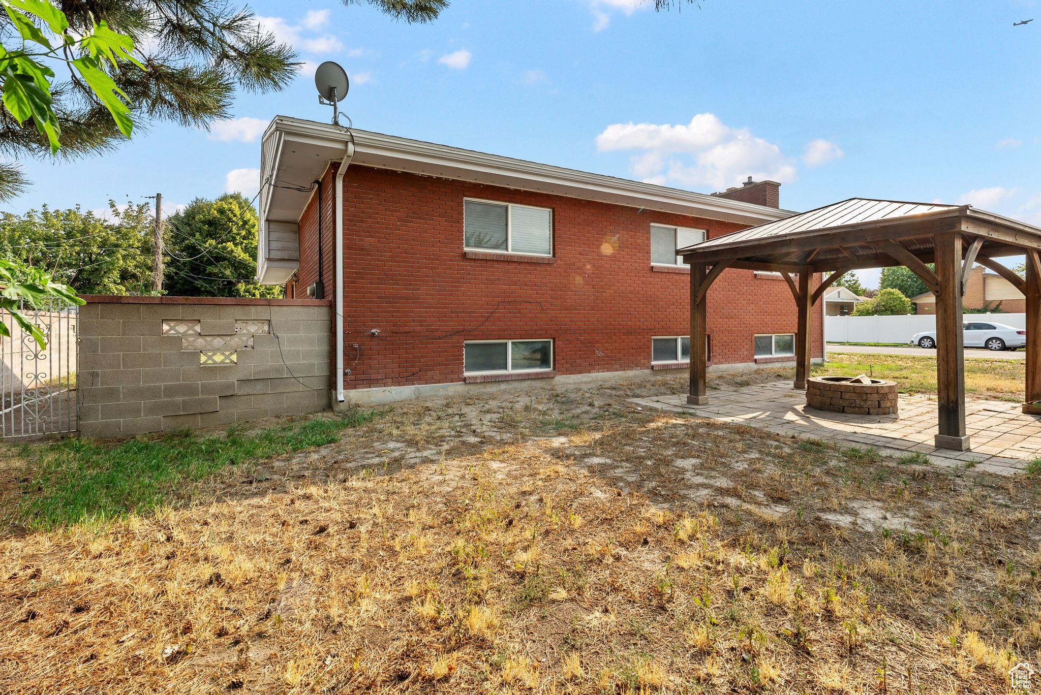 Taylorsville, Utah, 84129, United States, 5 Bedrooms Bedrooms, ,1 BathroomBathrooms,Residential,For Sale,1957642