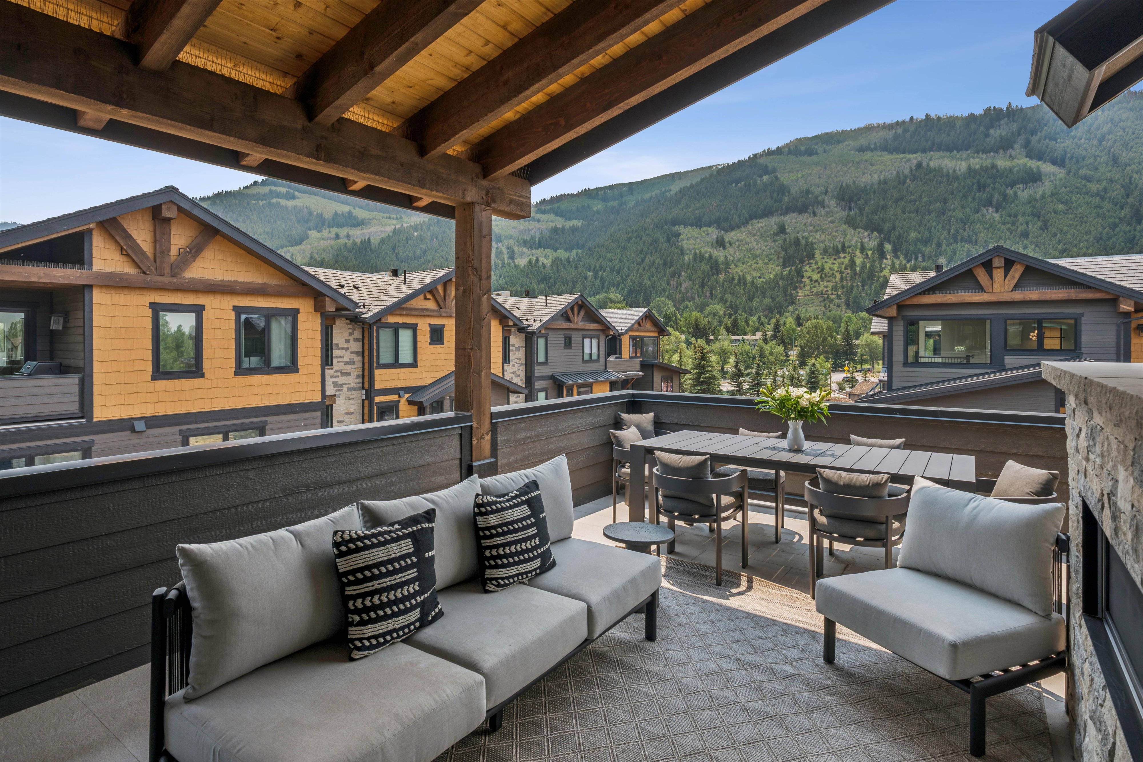  Contemporary architecture meets effortless mountain living at The Kestrel - 物件實景