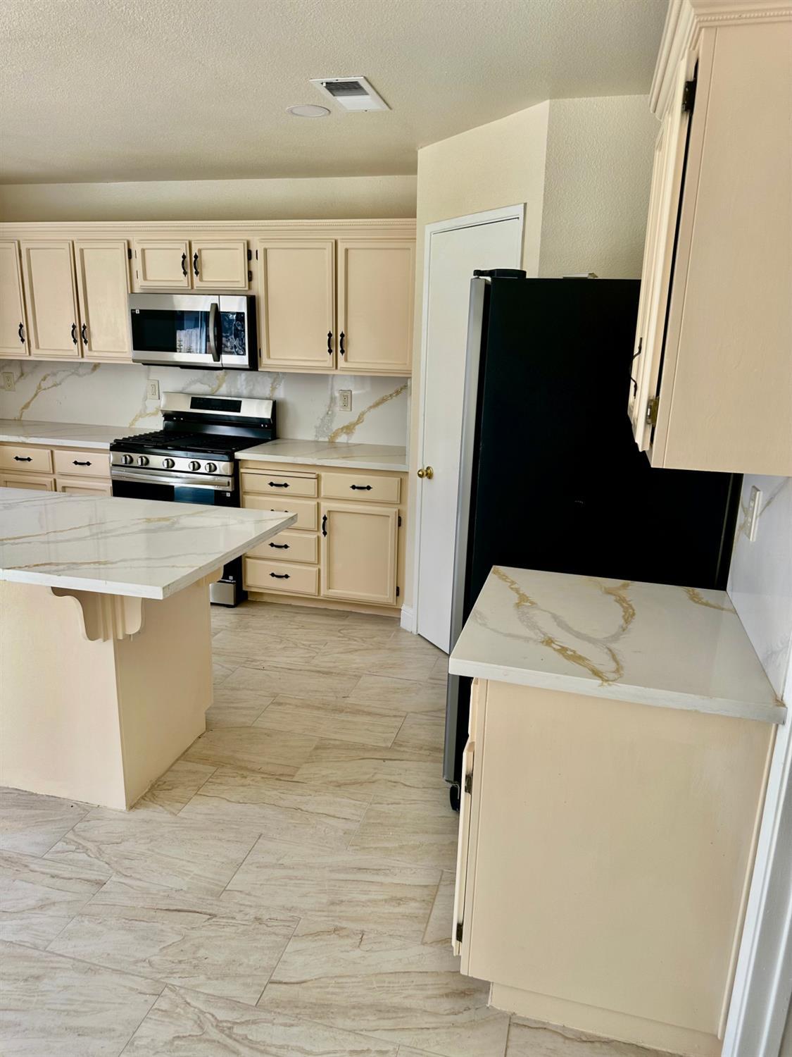 Stockton, California, 95206, United States, 3 Bedrooms Bedrooms, ,3 BathroomsBathrooms,Residential,For Sale,1889738