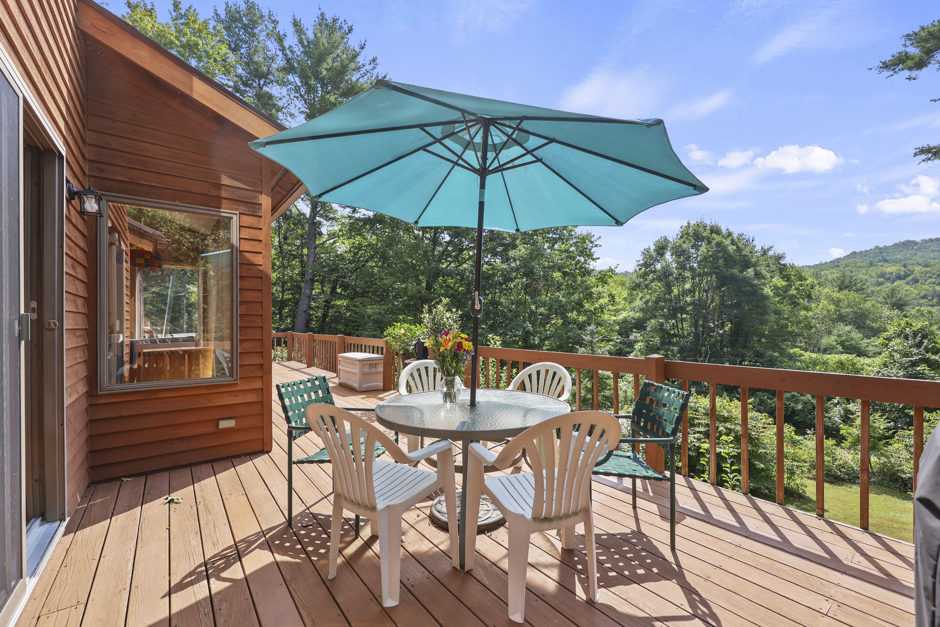  BUCOLIC COUNTRY SANCTUARY WITH MAJESTIC STONE FIREPLACE & DISTANT VIEWS - 物件實景