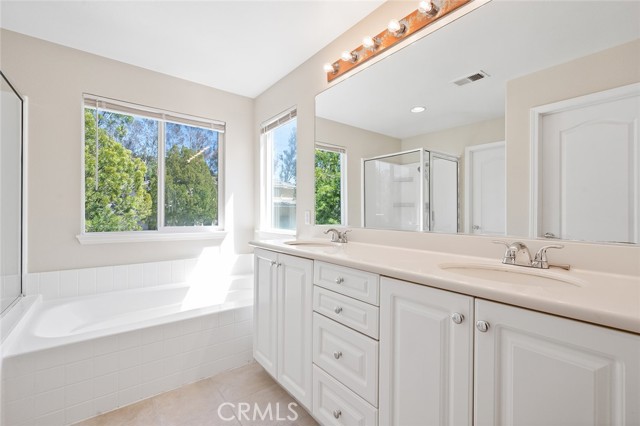 Valencia, California, 91354, United States, 4 Bedrooms Bedrooms, ,3 BathroomsBathrooms,Residential,For Sale,1976397