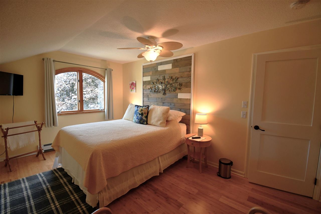 Charlevoix, Michigan, 49720, United States, 5 Bedrooms Bedrooms, ,5 BathroomsBathrooms,Residential,For Sale,1948614