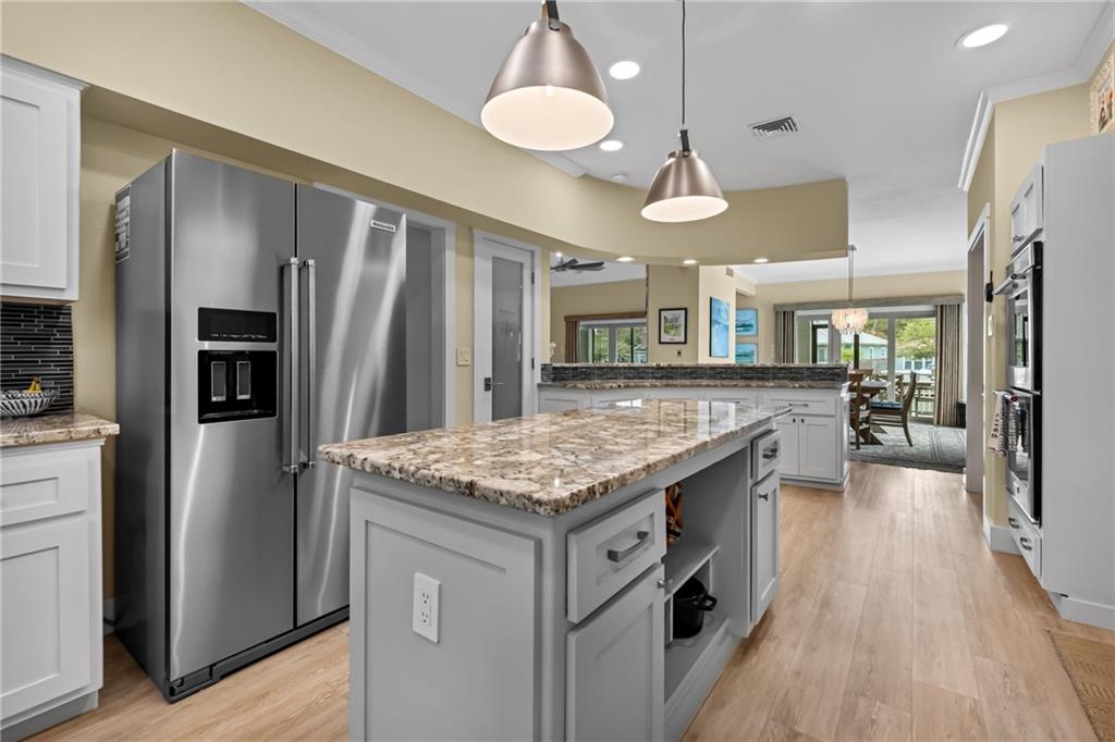Rockport, Texas, 78382, United States, 3 Bedrooms Bedrooms, ,4 BathroomsBathrooms,Residential,For Sale,1892690