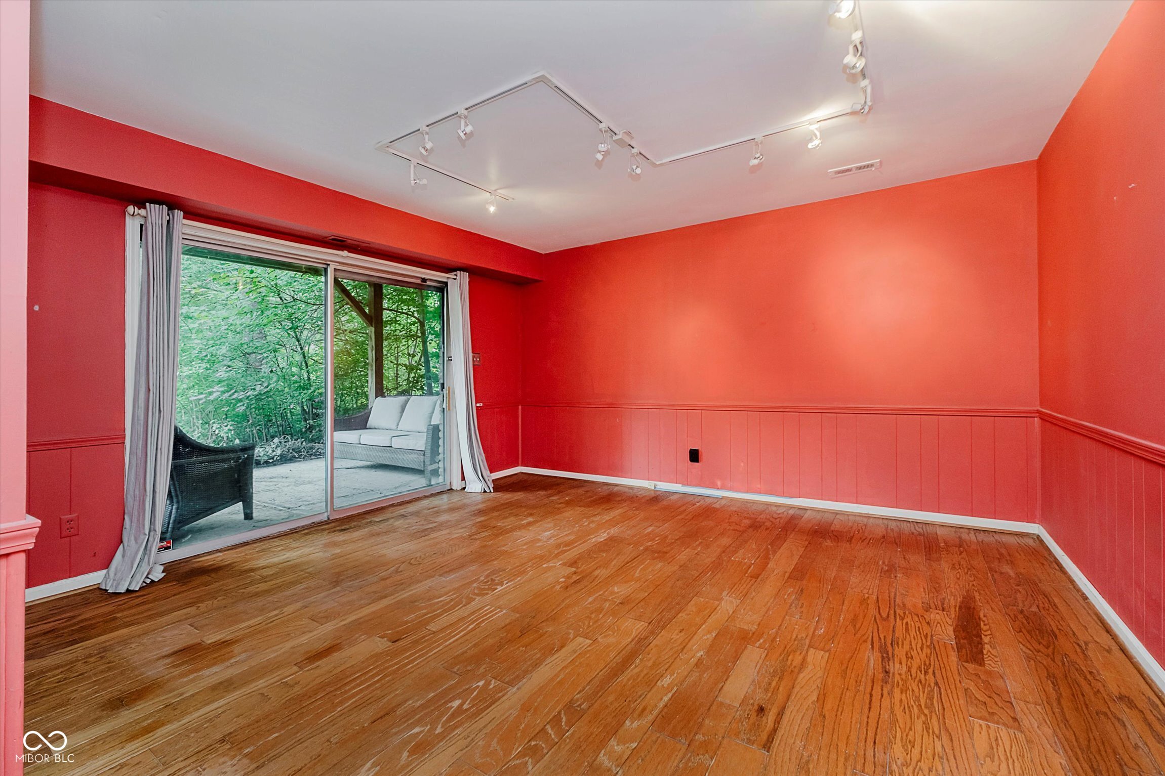 Carmel, Indiana, 46033, United States, 4 Bedrooms Bedrooms, ,3 BathroomsBathrooms,Residential,For Sale,1976182